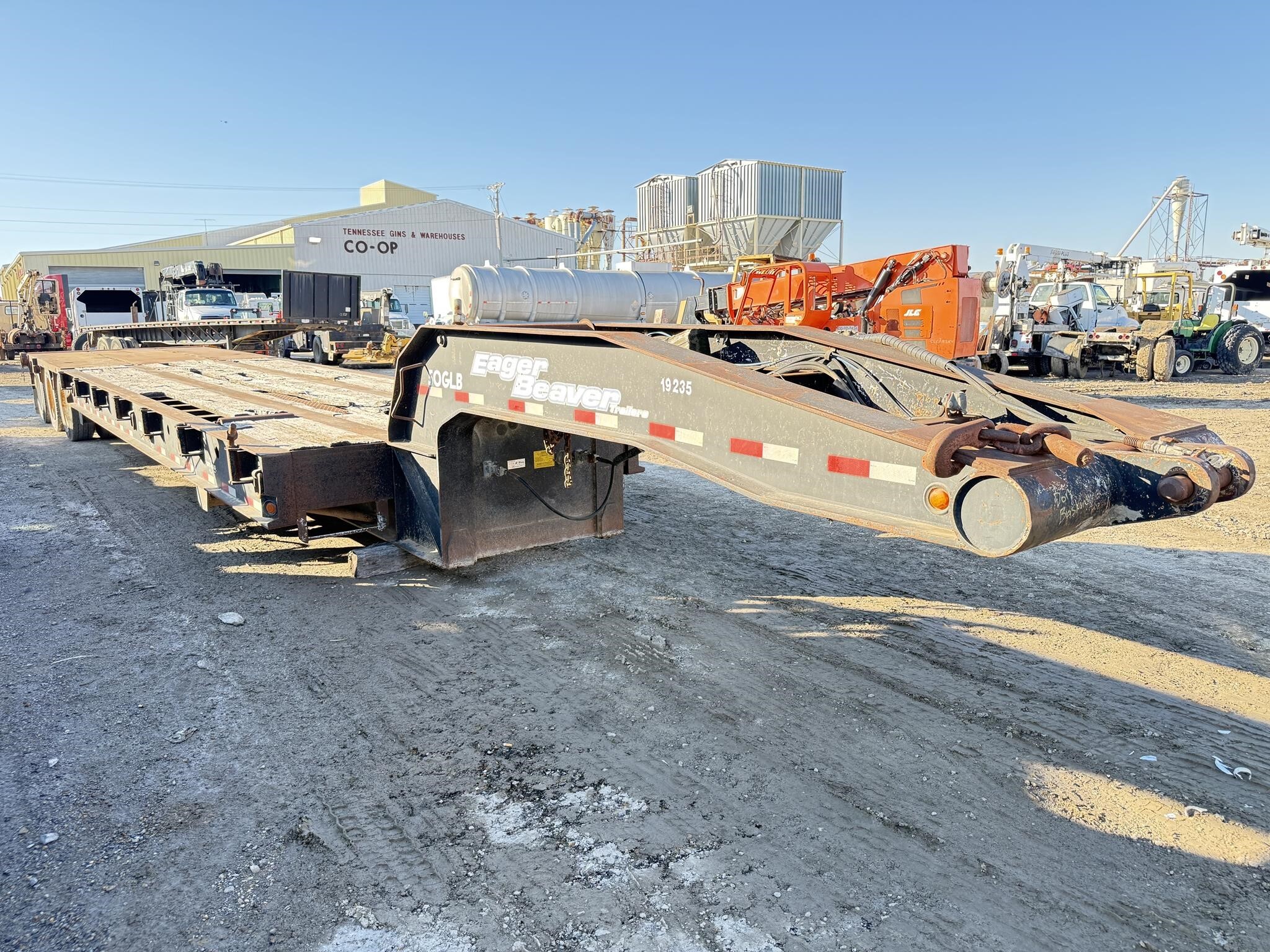 2007 EAGER BEAVER 50 TON ROLLER TAIL in Covington, TN