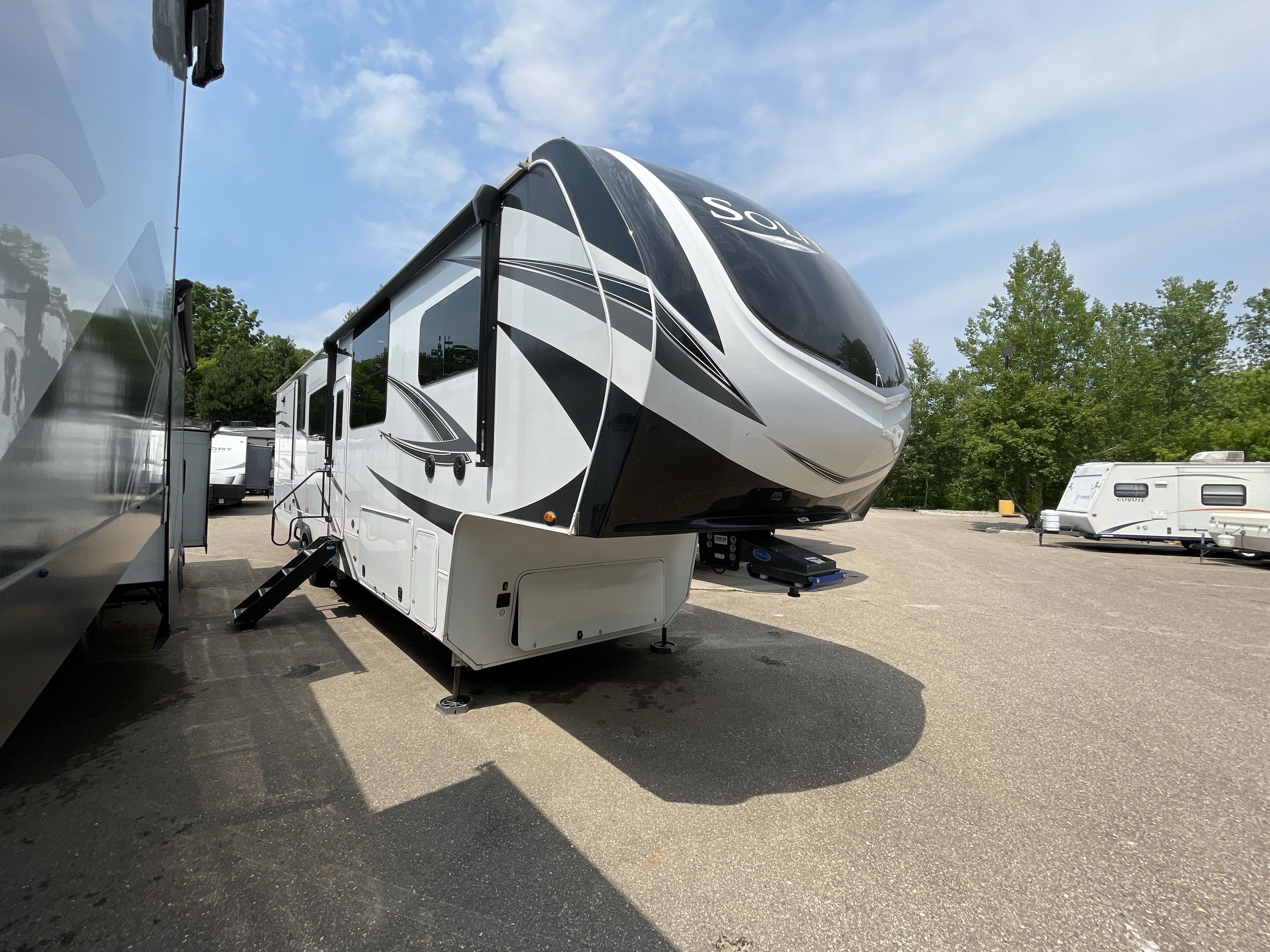 2023 Grand Design SOLITUDE 390RK in lakeville MN