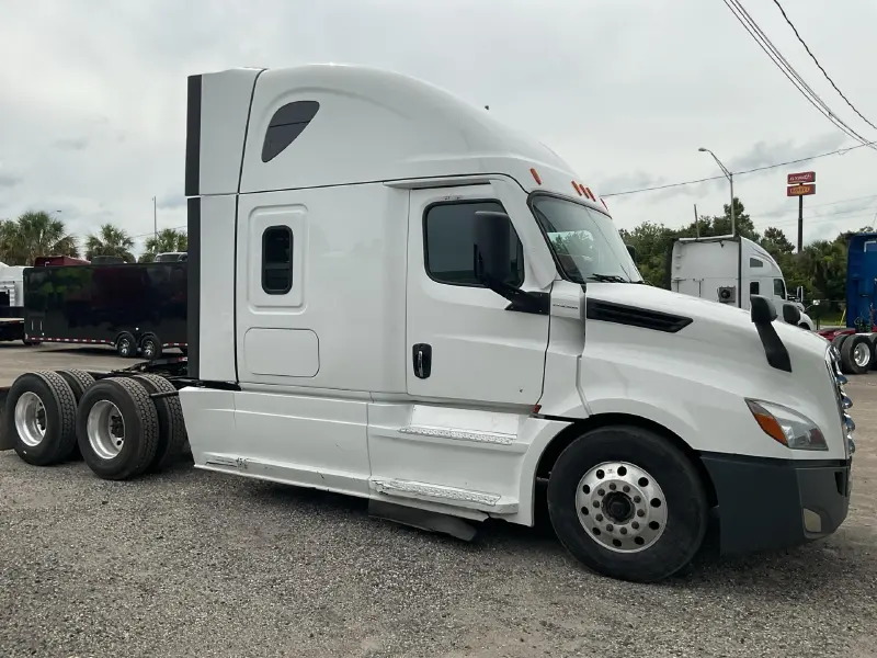 2021 FREIGHTLINER CASCADIA 126
