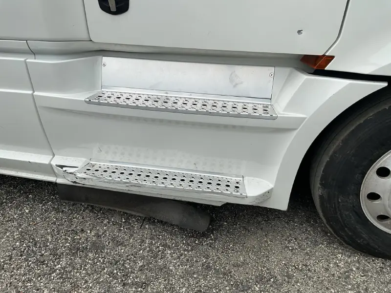 2021 FREIGHTLINER CASCADIA 126