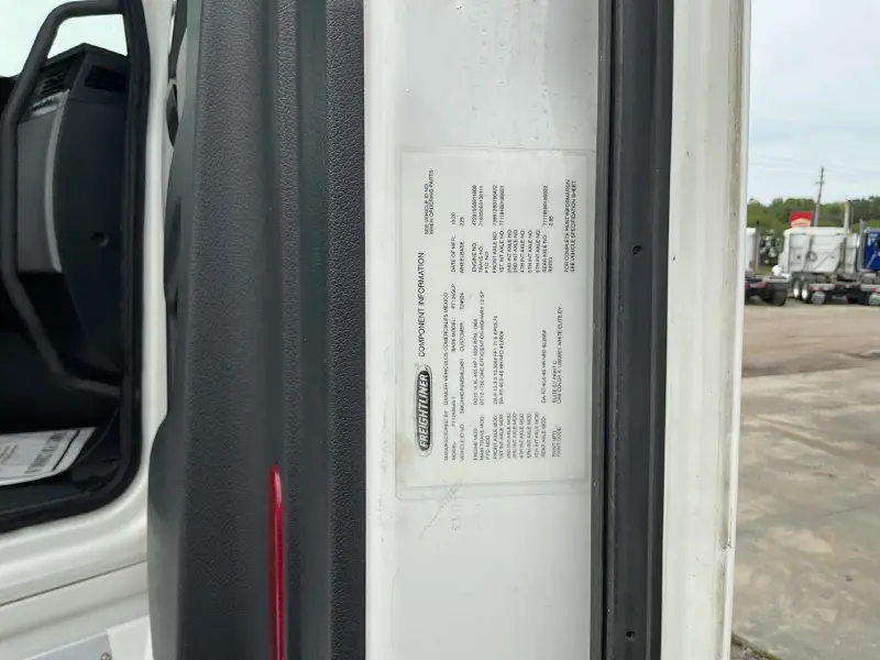 2021 FREIGHTLINER CASCADIA 126