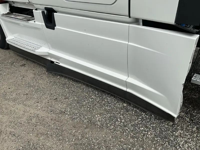 2021 FREIGHTLINER CASCADIA 126