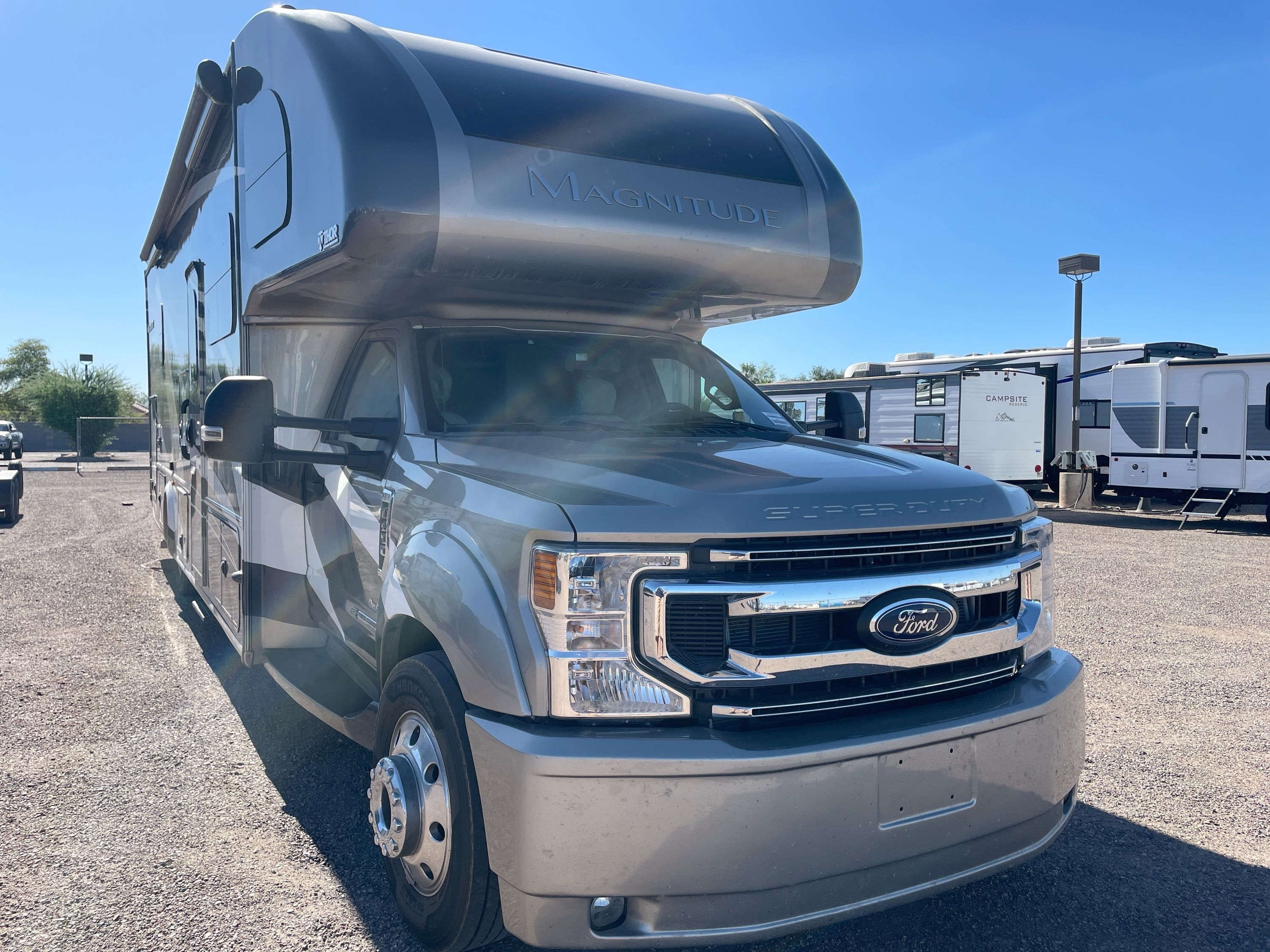 2022 Thor MAGNITUDE RS36 RV