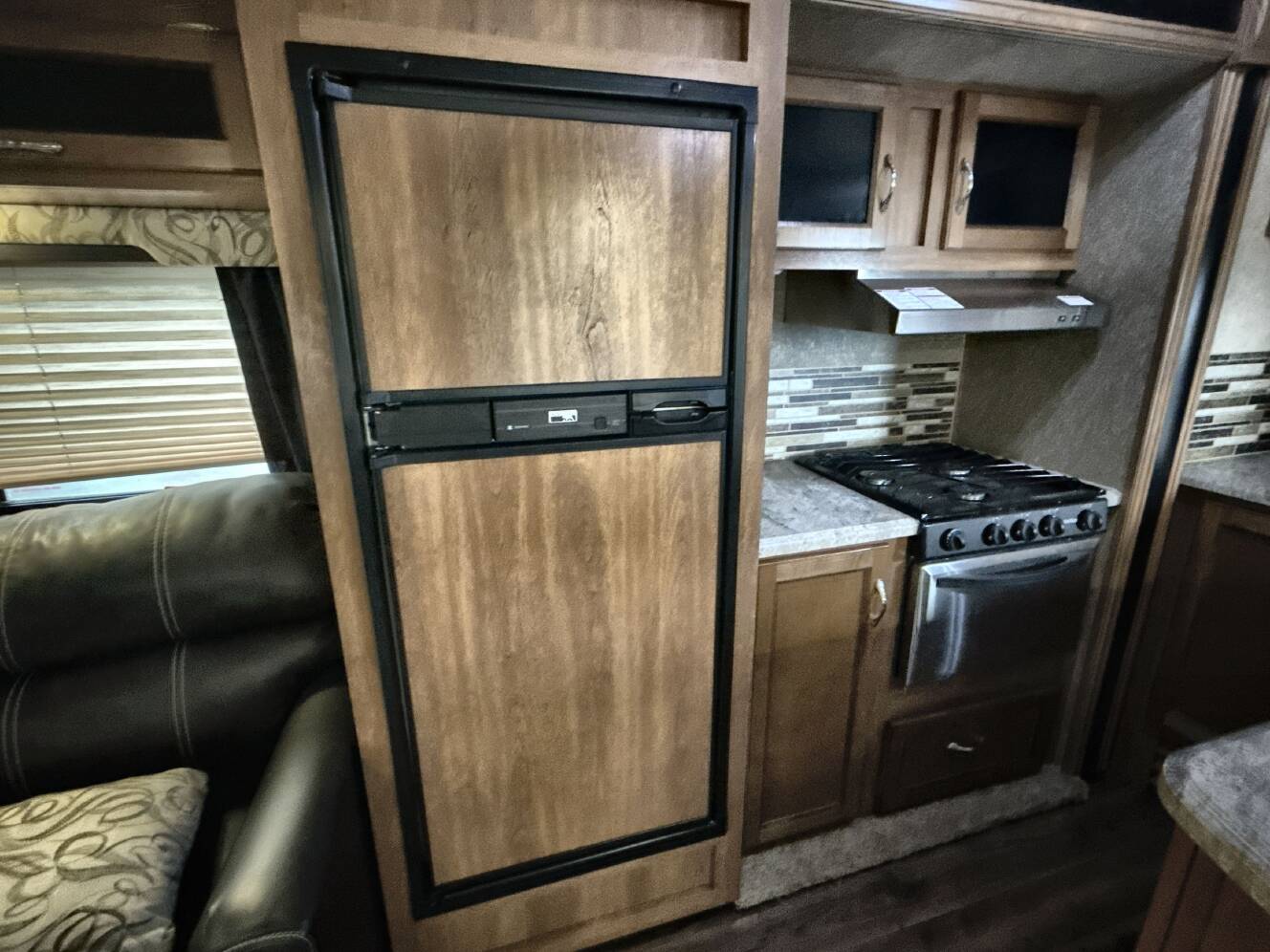 A photo of this 2017 Coachmen CATALINA 333RETS