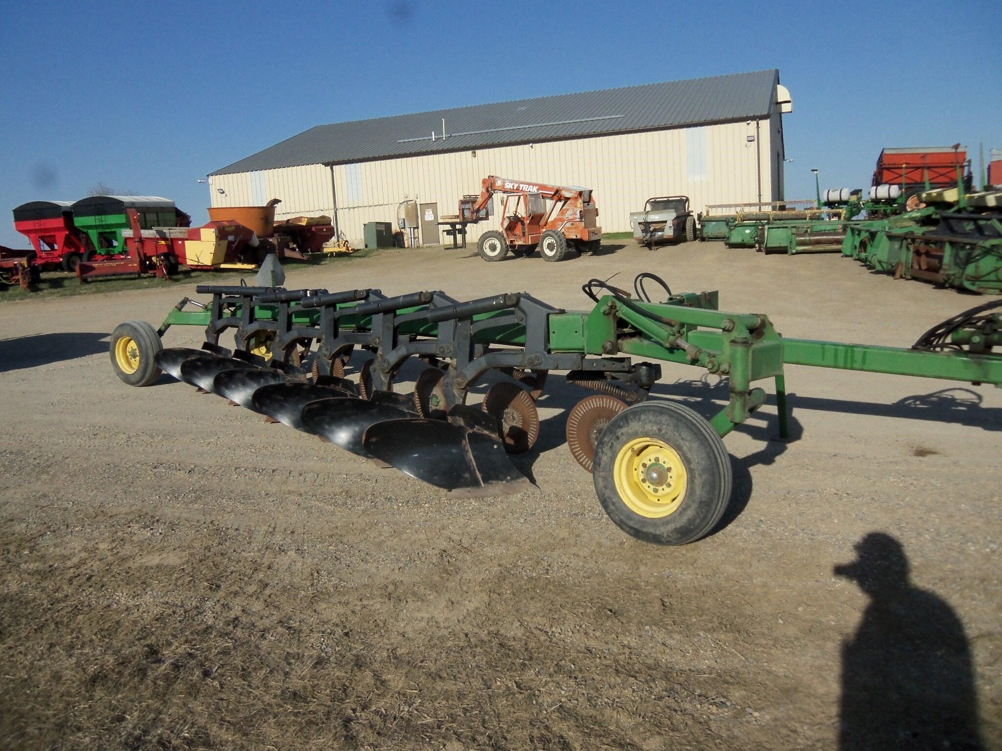JOHN DEERE A2800 in Marlette, MI