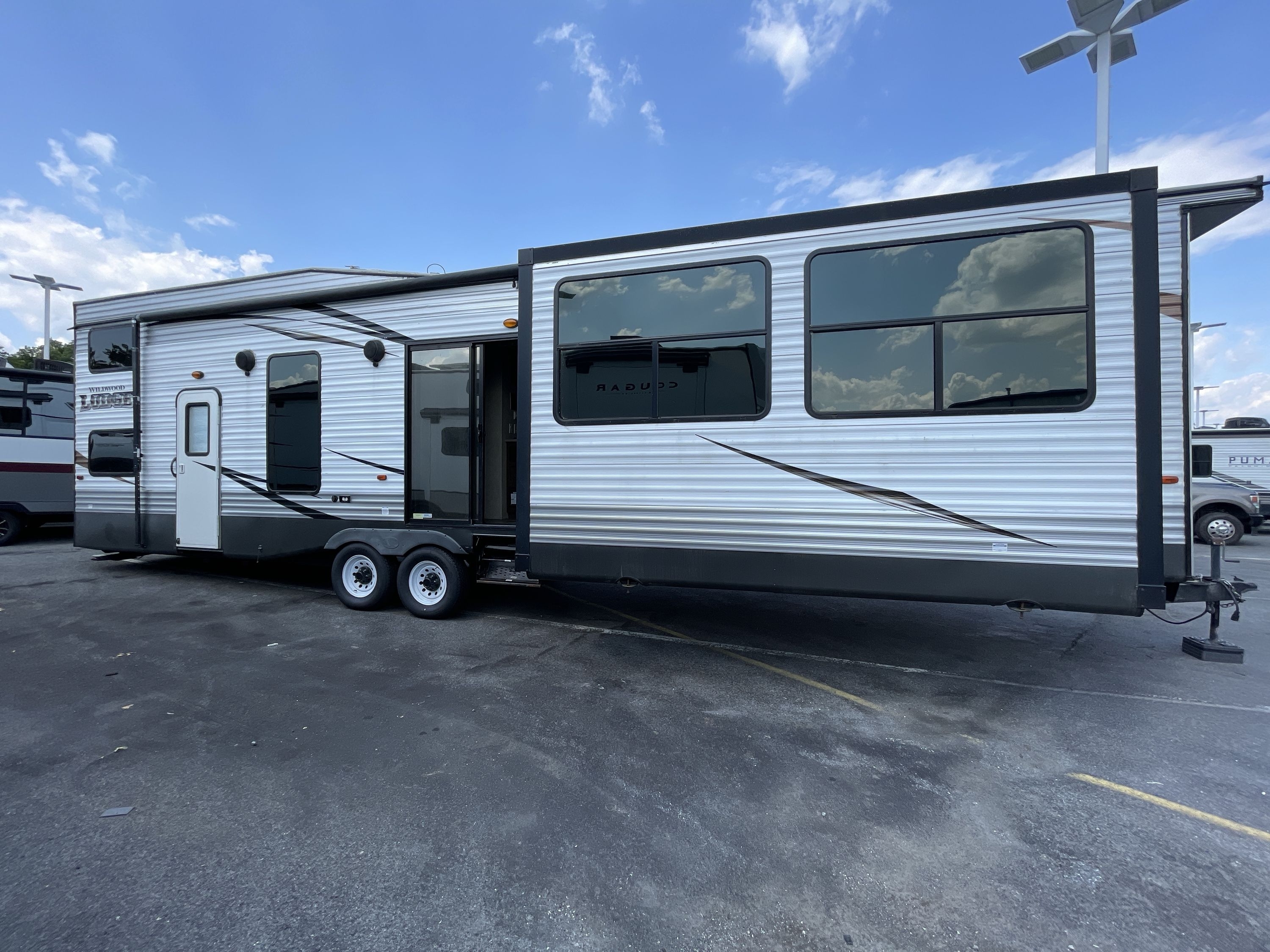 2016 Forest River WILDWOOD LODGE 4092BFL RV