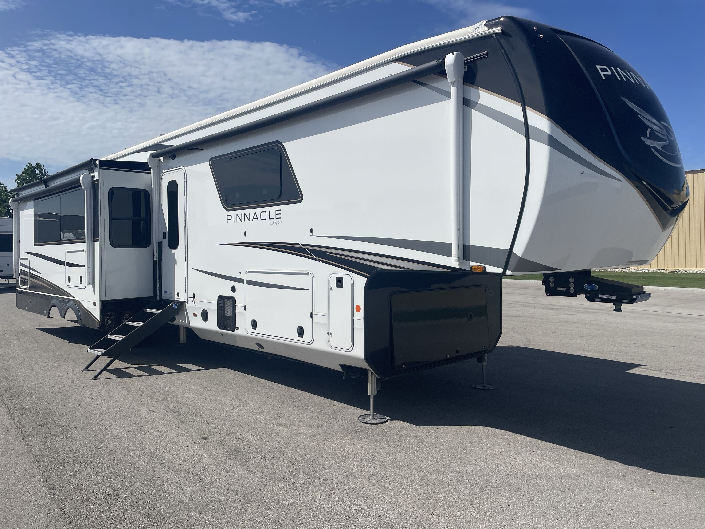 2025 Jayco PINNACLE 38FBRK in kansas city KS