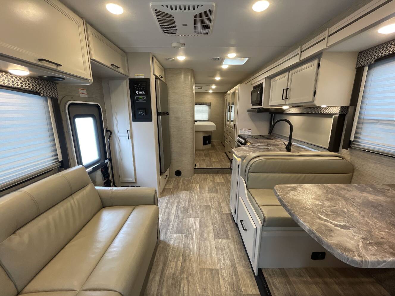 A photo of this 2023 Thor CHATEAU 31WV