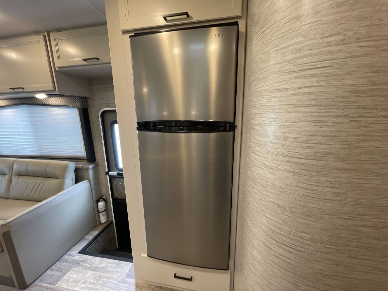 A photo of this 2023 Thor CHATEAU 31WV