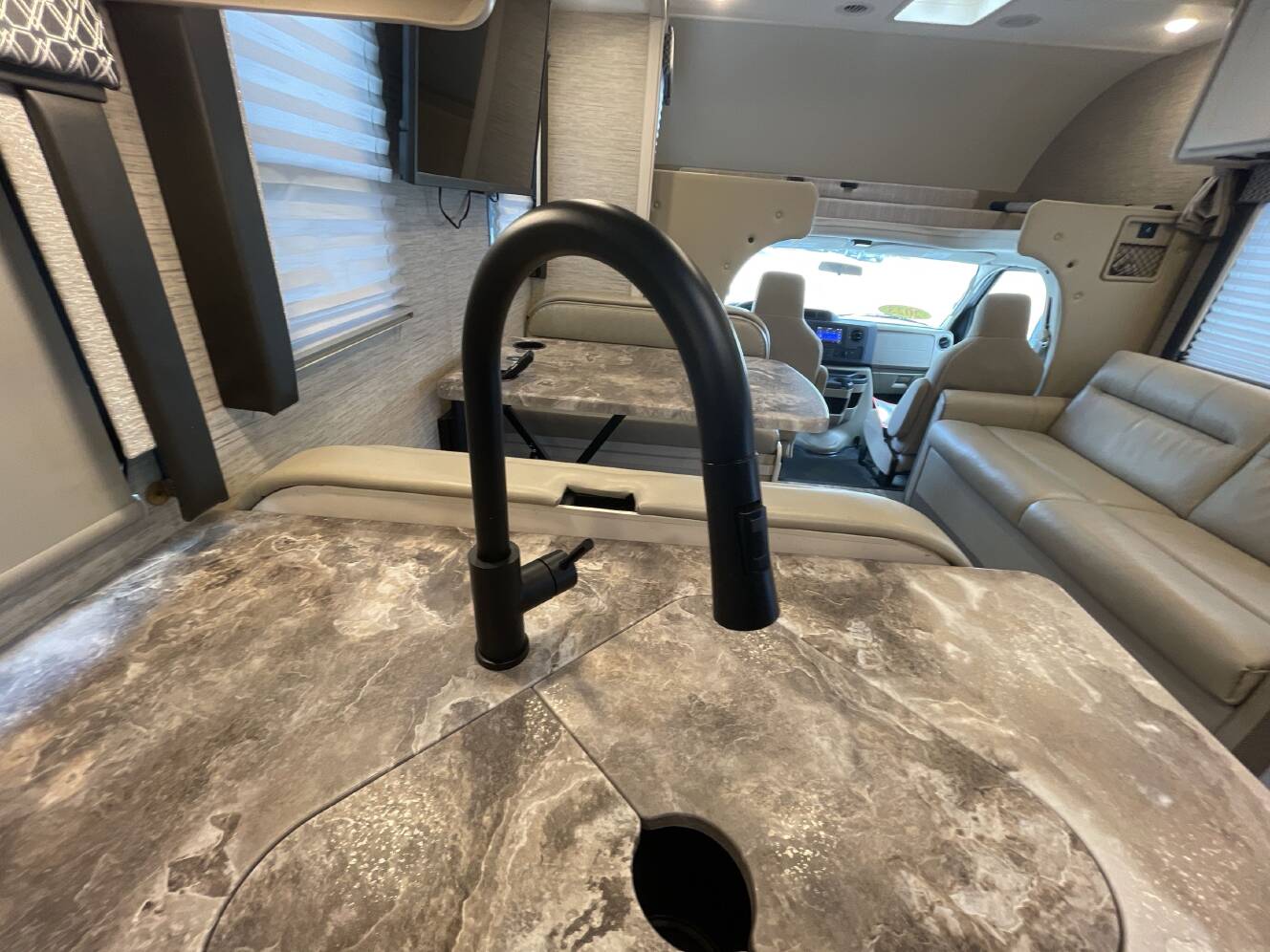 A photo of this 2023 Thor CHATEAU 31WV