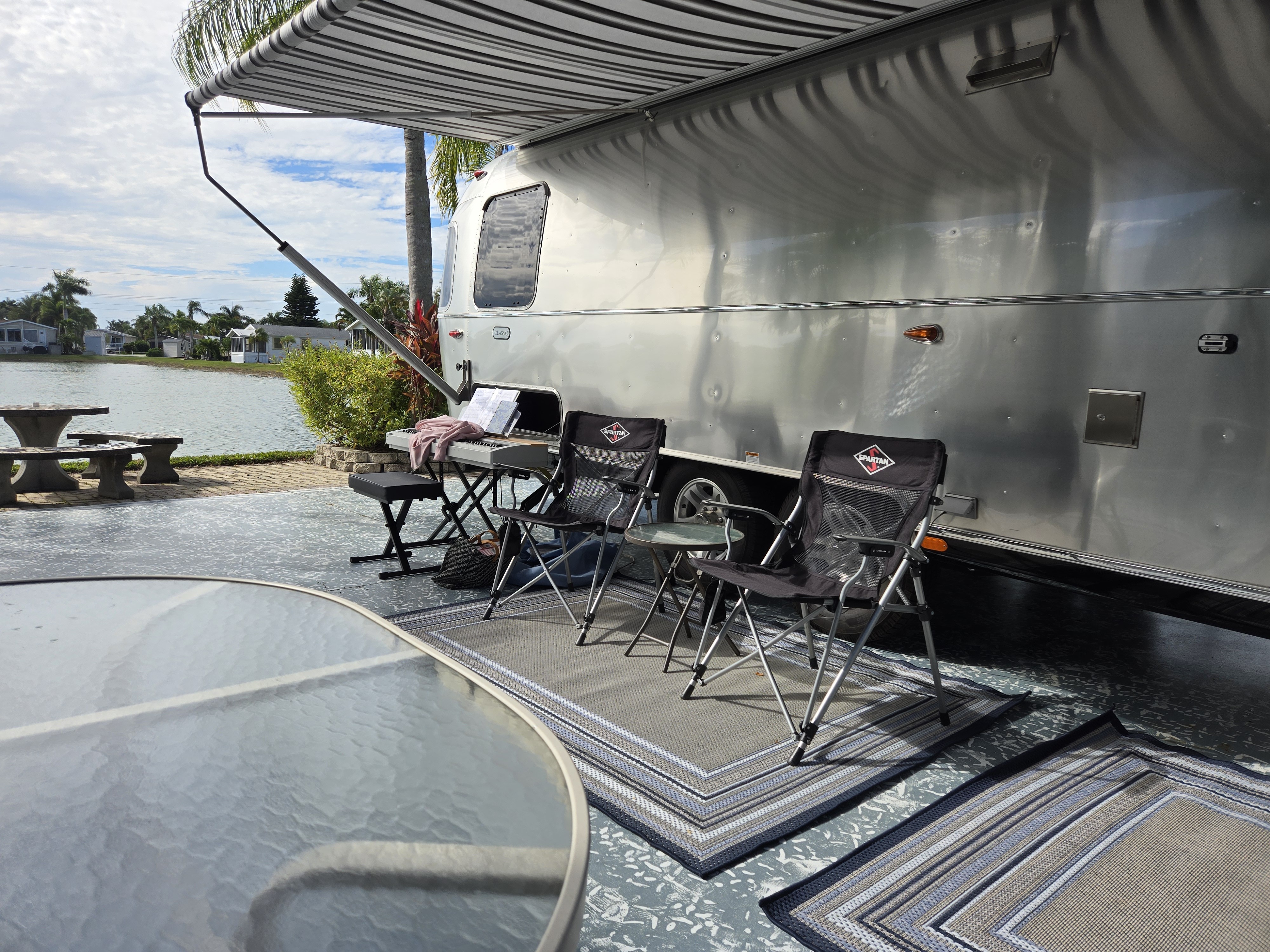 2024 Airstream CLASSIC 30 TWIN in ligonier PA