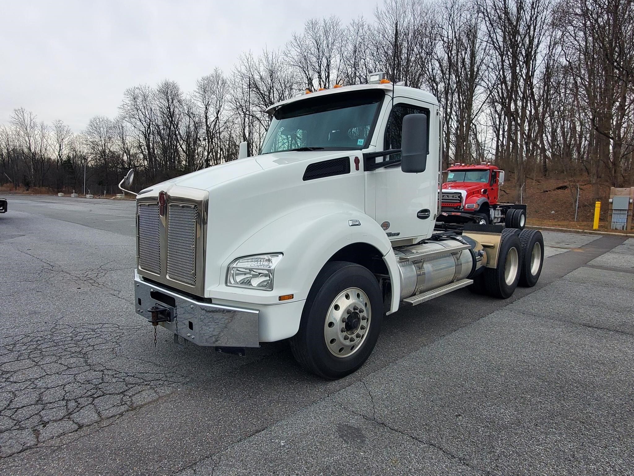 2020 KENWORTH T880 in Montgomery, NY