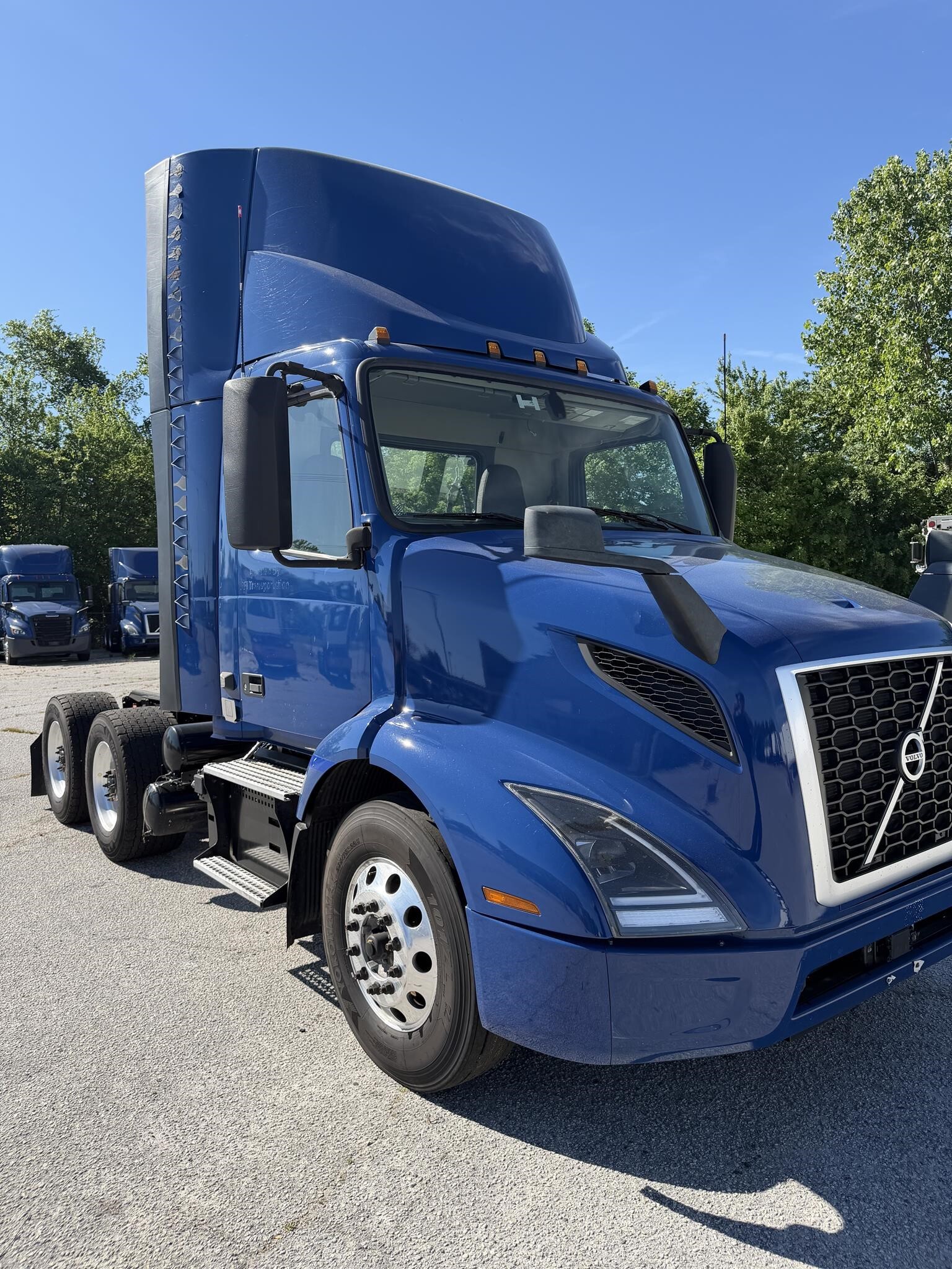 2021 VOLVO VNR64T300 in Greer, SC