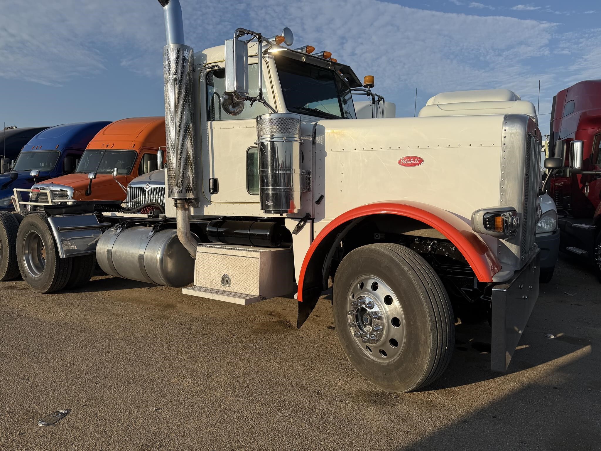 2008 PETERBILT 388 in Covington, TN