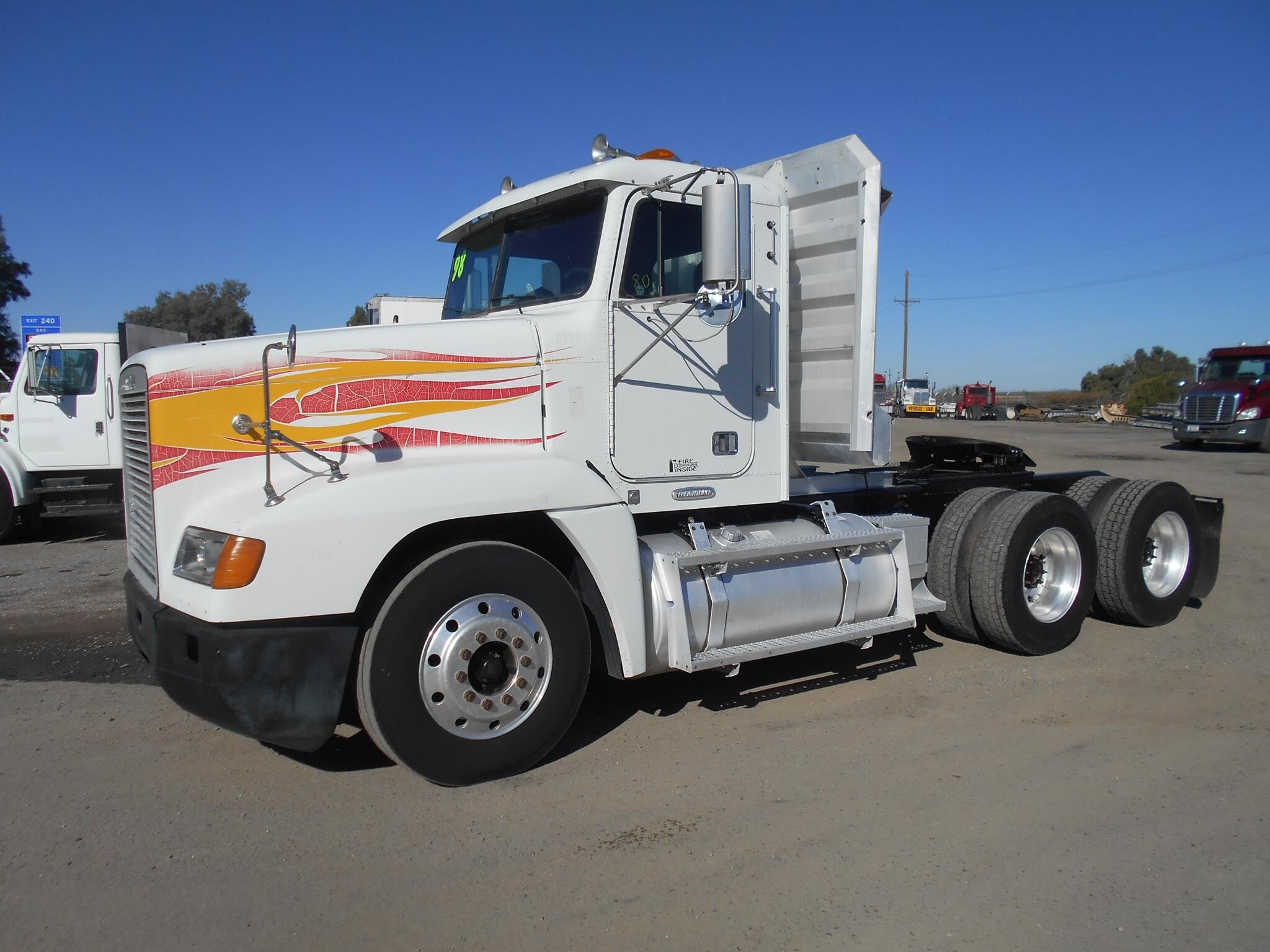 1998 FREIGHTLINER COLUMBIA in Tucson, AZ