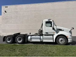2017 PETERBILT 579