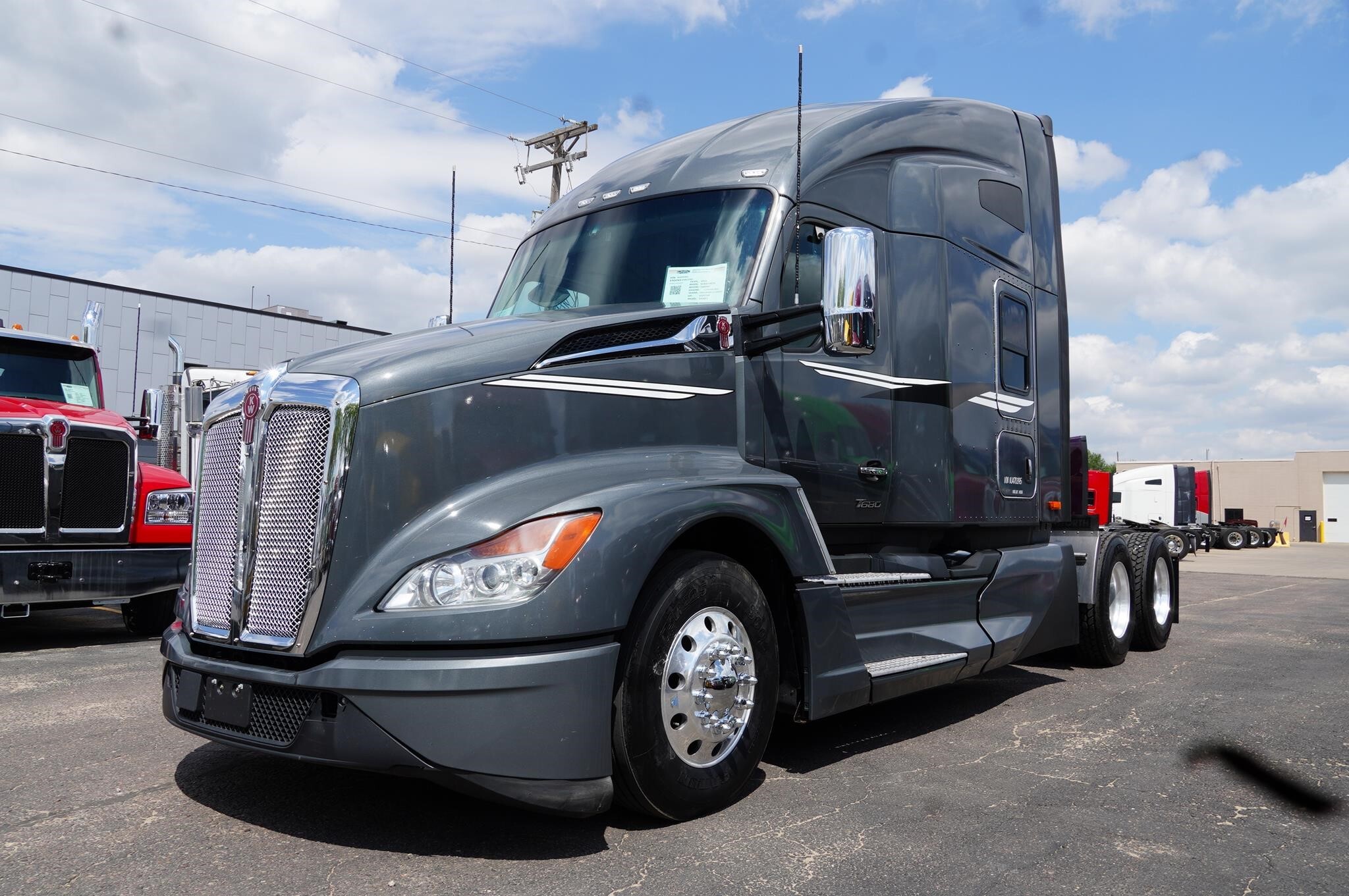 2022 KENWORTH T680 in Sioux Falls, SD