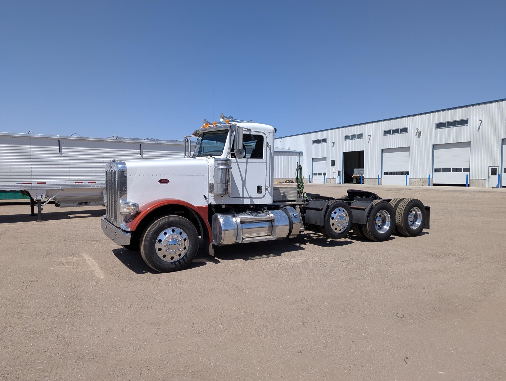 2019 PETERBILT 389 in Sawyer, KS