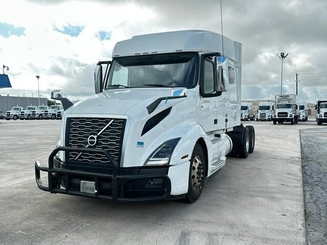 2021 VOLVO VNL64T740 in San Antonio, TX