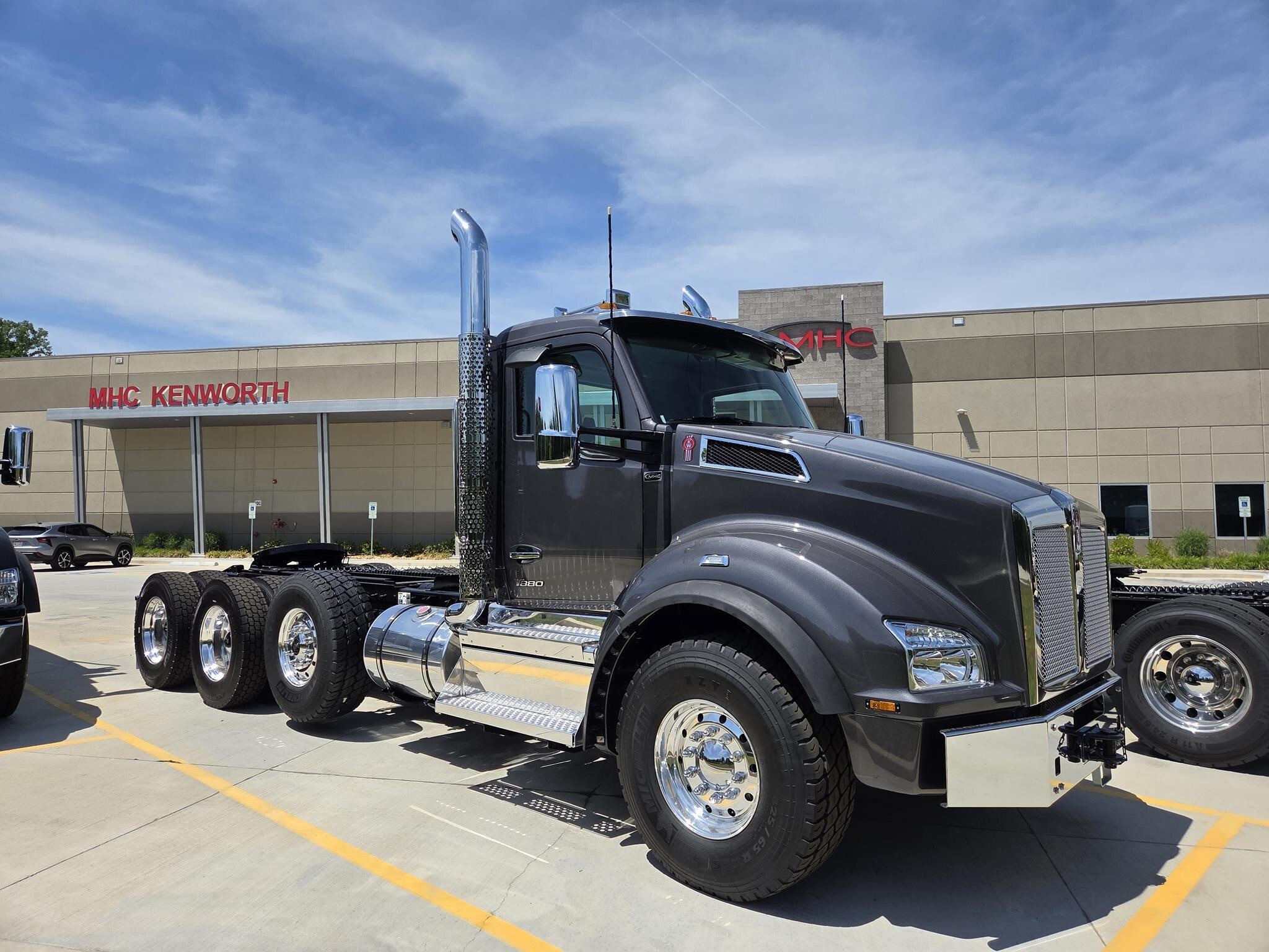 2027 KENWORTH T880 in Knoxville, TN