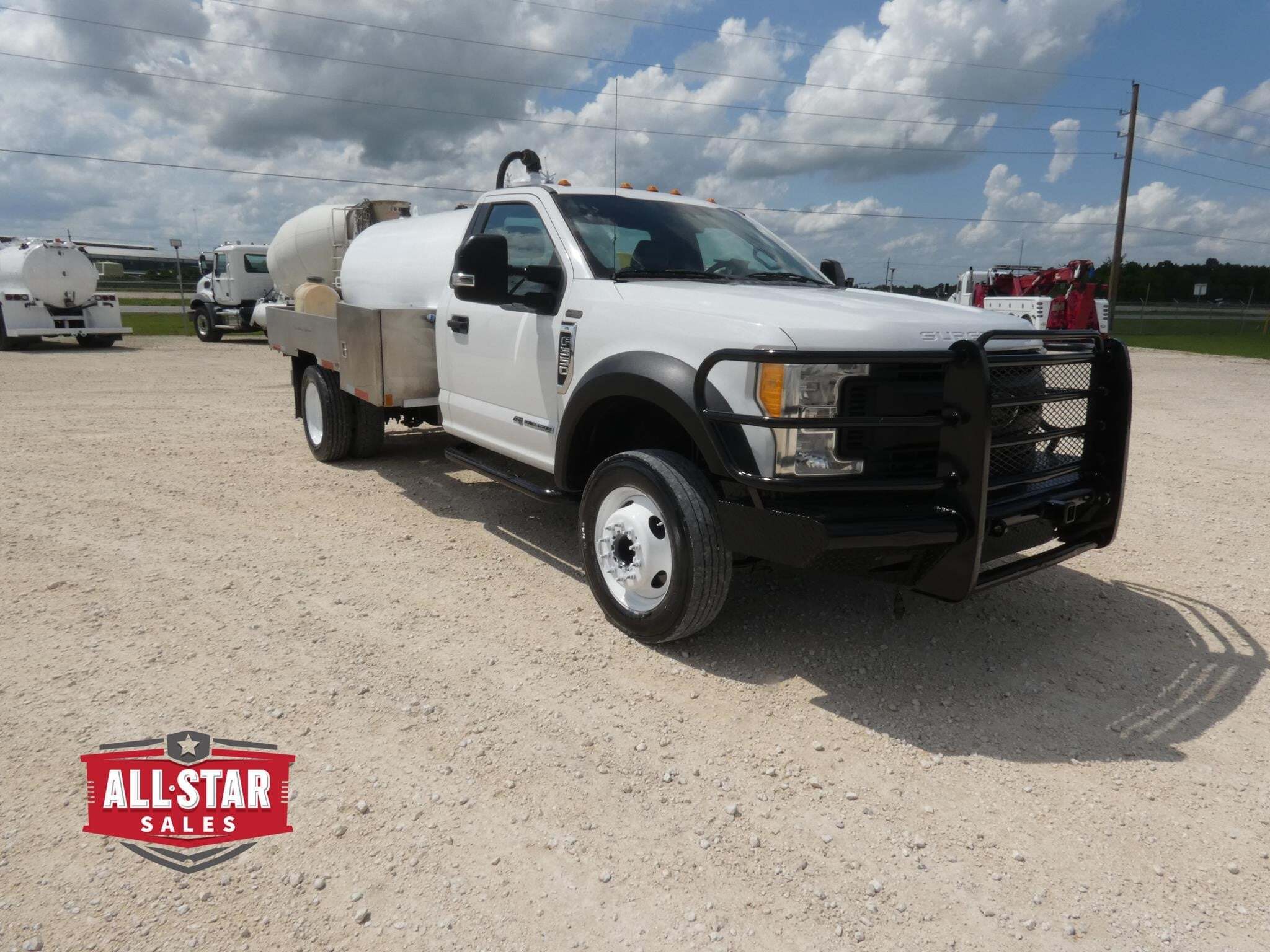 2017 FORD F550 in Crosby, TX