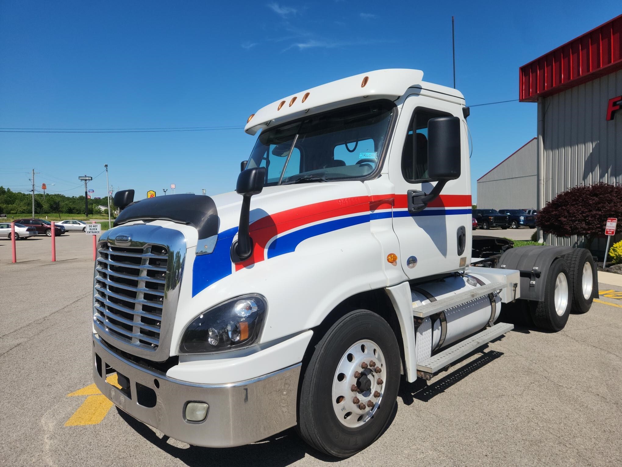 2018 FREIGHTLINER CASCADIA 125 in Youngstown, OH