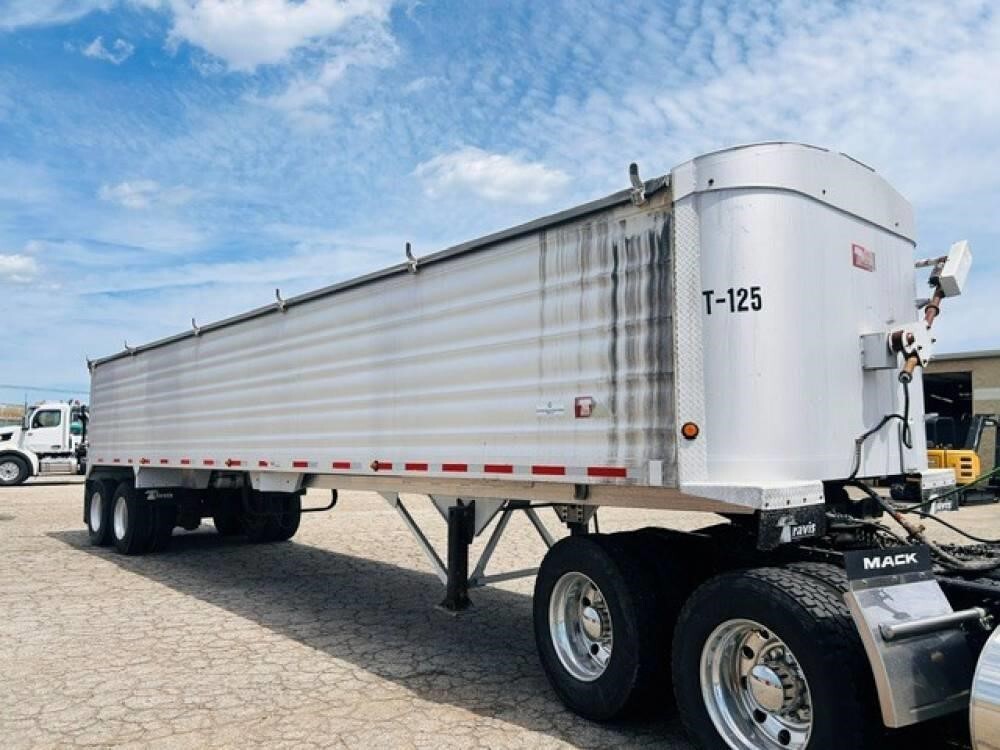 2019 TRAVIS 39 FT in Chatham, VA