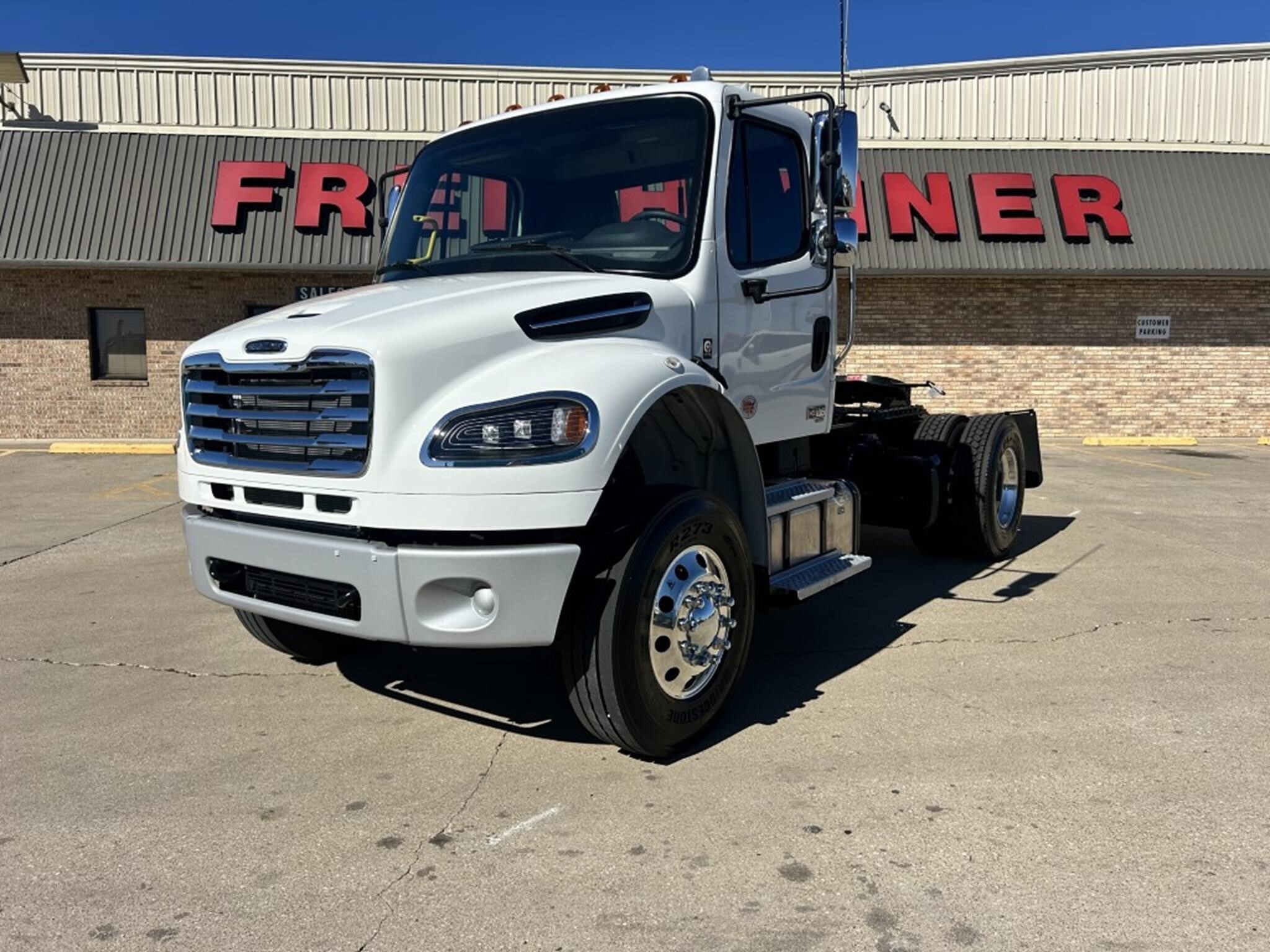 2027 FREIGHTLINER BUSINESS CLASS M2 106 in Temple, TX