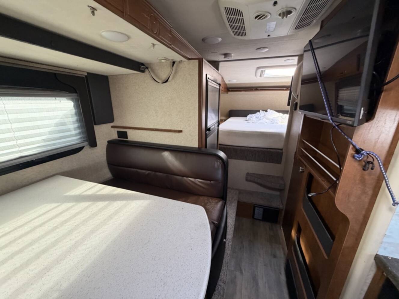 A photo of this 2018 Lance LANCE 1172