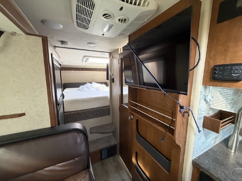 2018 LANCE LANCE 1172
