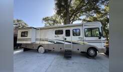 2002 Fleetwood BOUNDER 31W RV