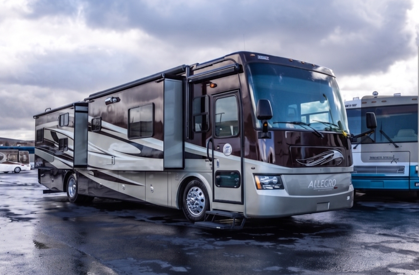 2012 Tiffin Motorhomes ALLEGRO RED 38 QBA RV