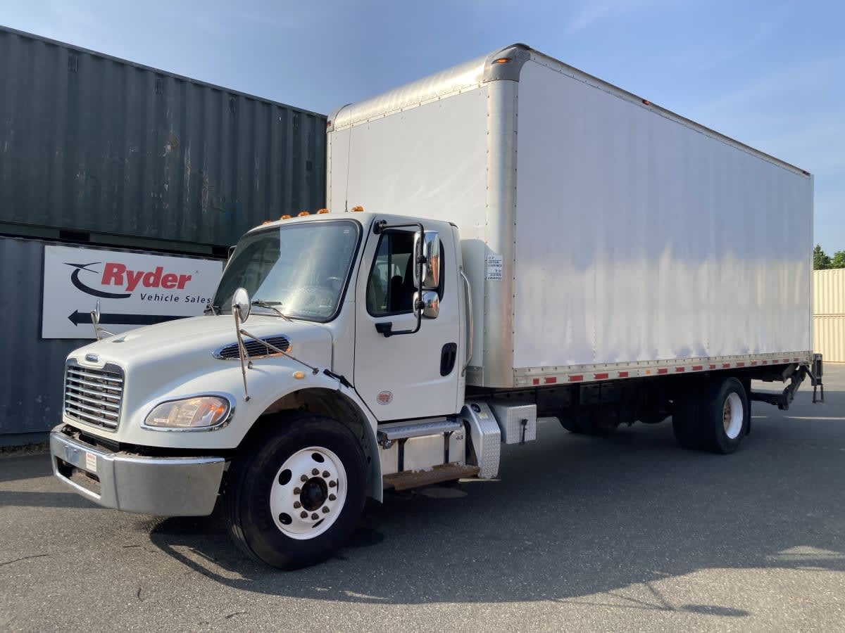 2018 FREIGHTLINER BUSINESS CLASS M2 106 in Springfield, MA