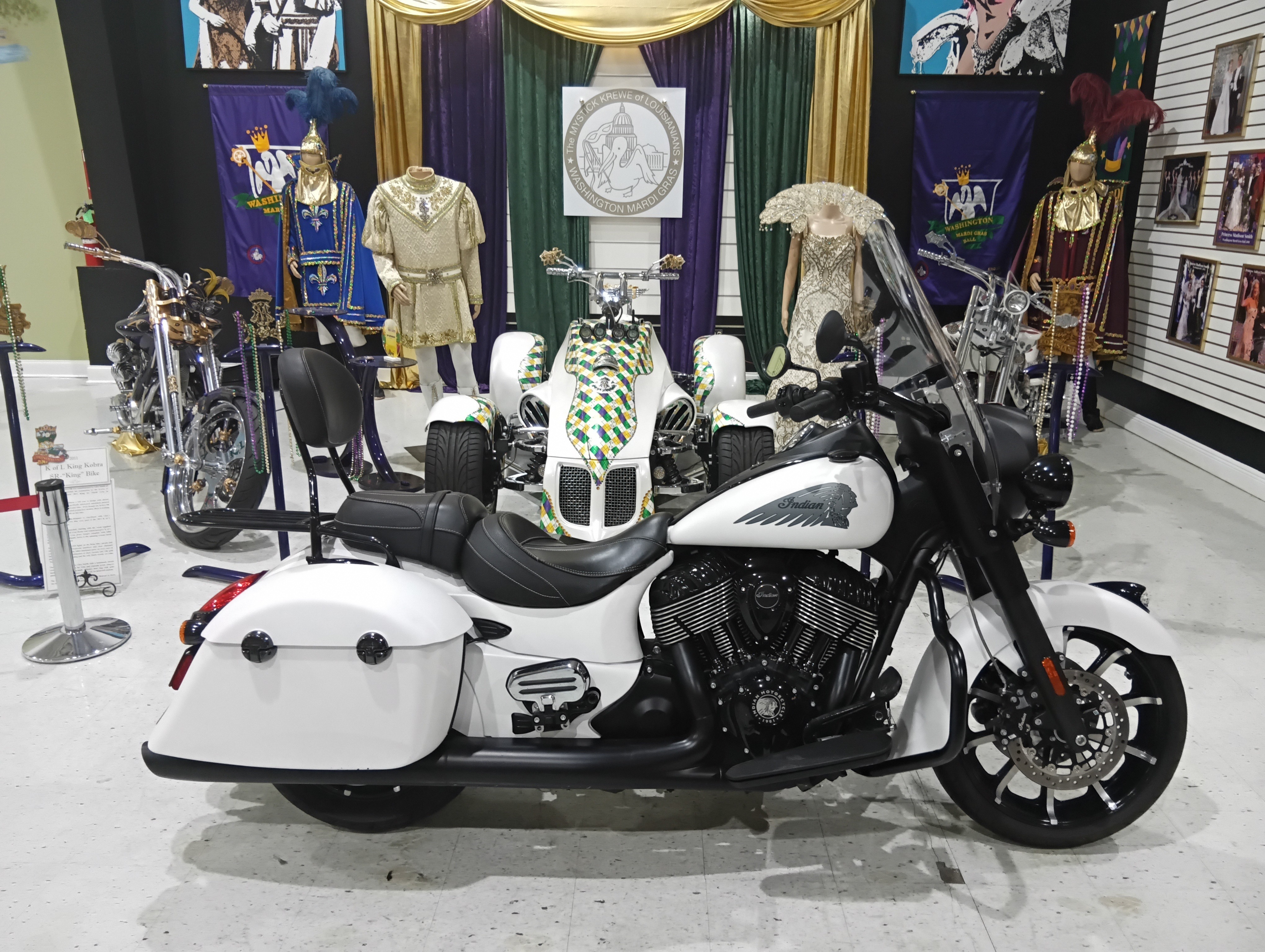 2019 Indian Motorcycle Springfield® Dark Horse® ABS DARK HORSE in Saint Rose, LA