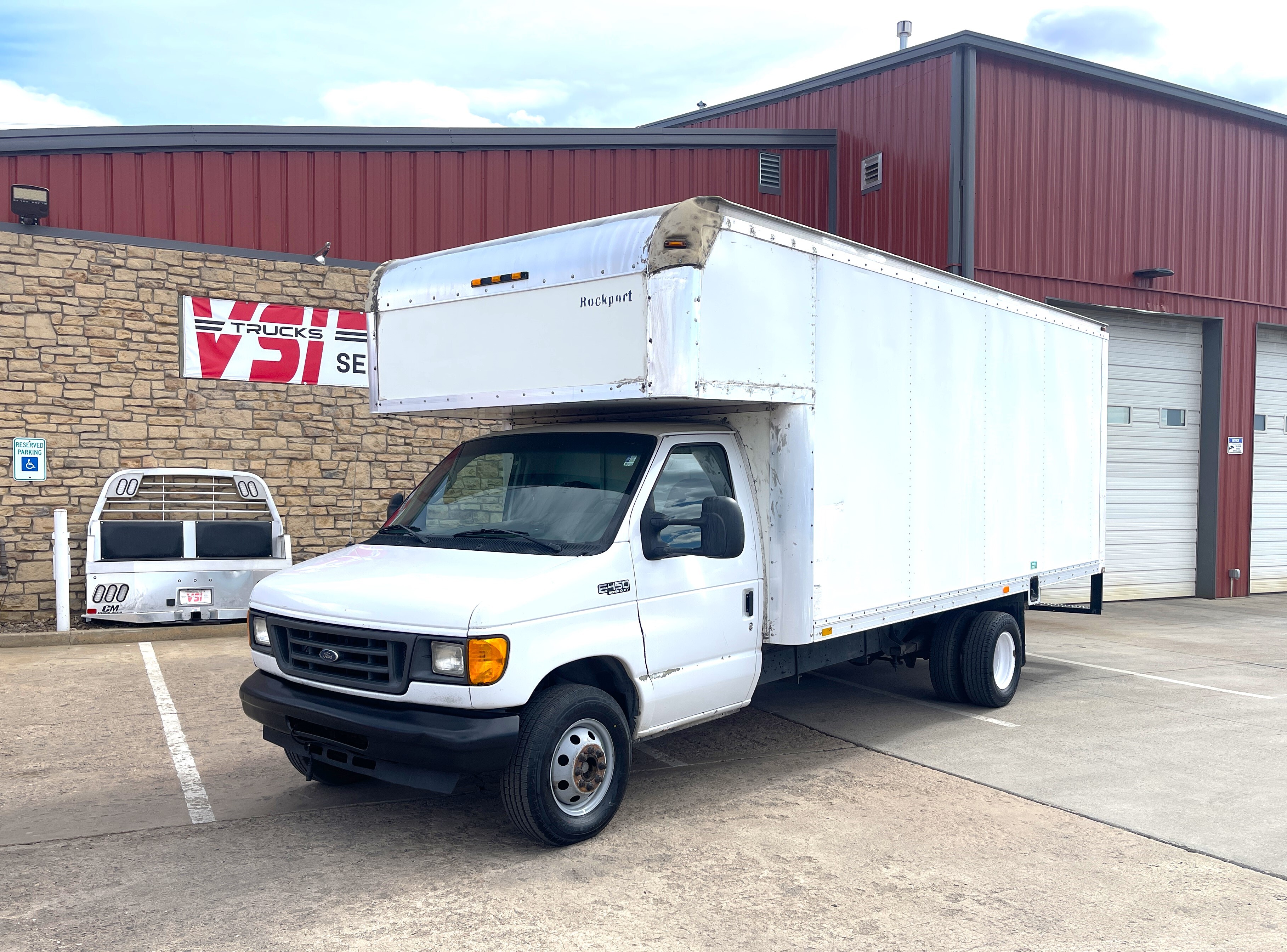 2005 FORD E450 in Commerce City, CO