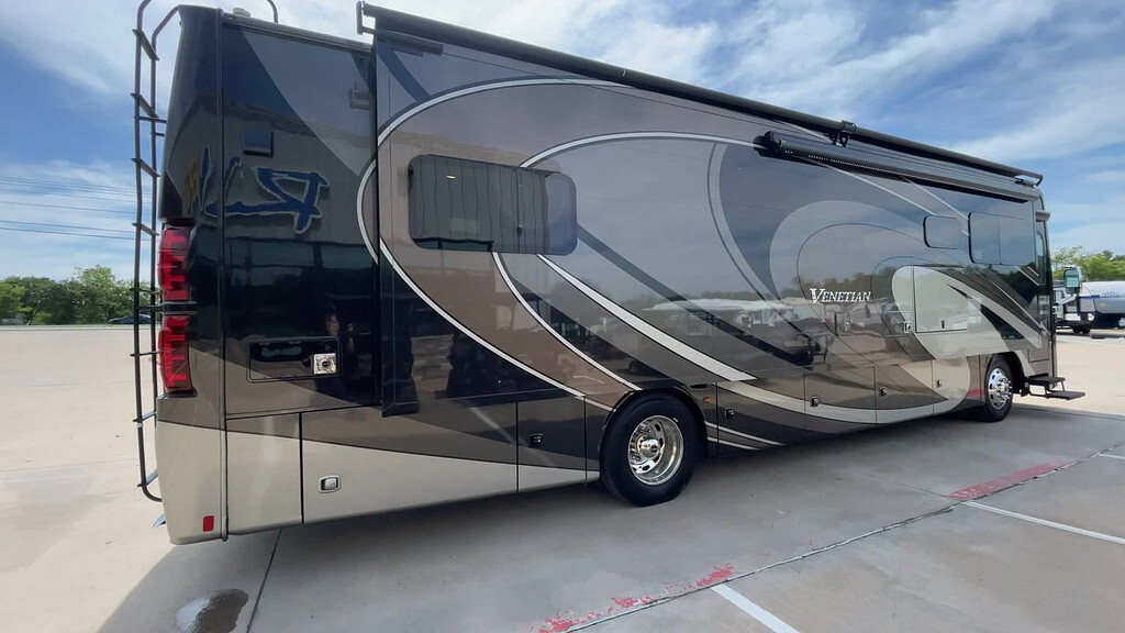 2018 Thor VENETIAN M37 in cleburne TX