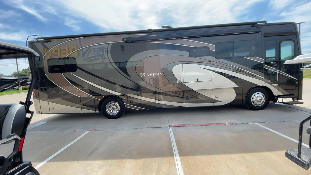 2018 Thor VENETIAN M37 in cleburne TX