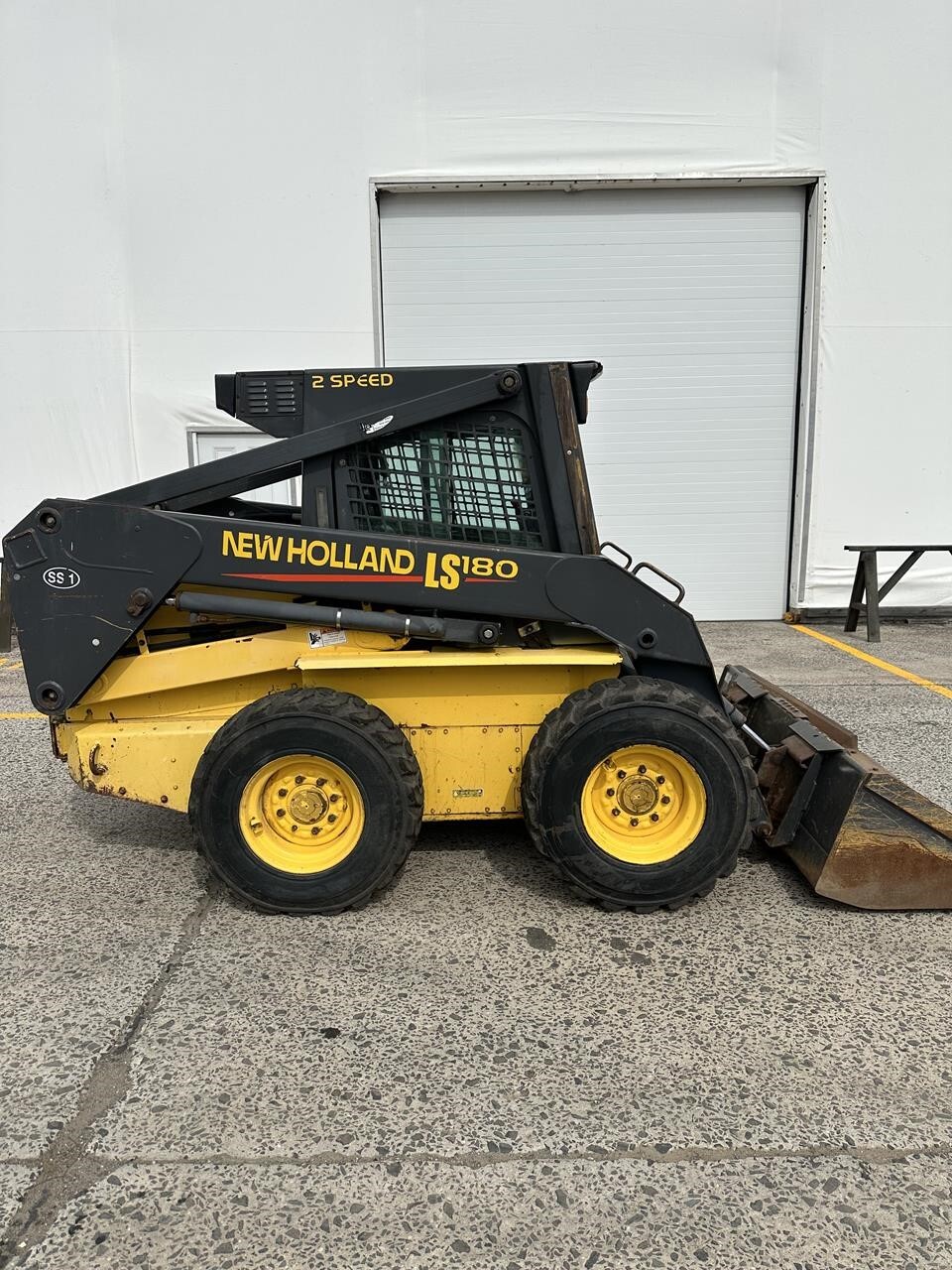 2002 NEW HOLLAND LS180 in North Haven, CT