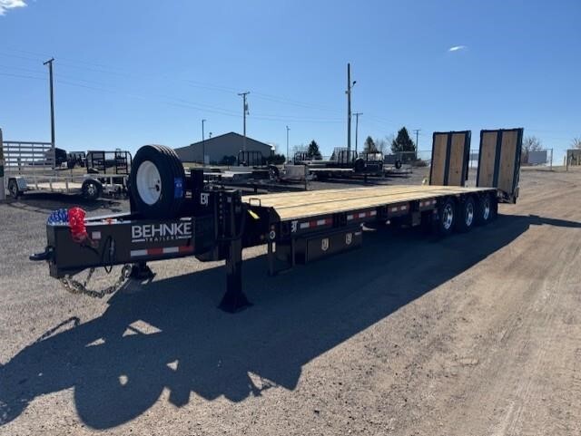 2026 BEHNKE 8.5'X33' SUPER DUTY FLATBED TRAILER in Pecatonica, IL