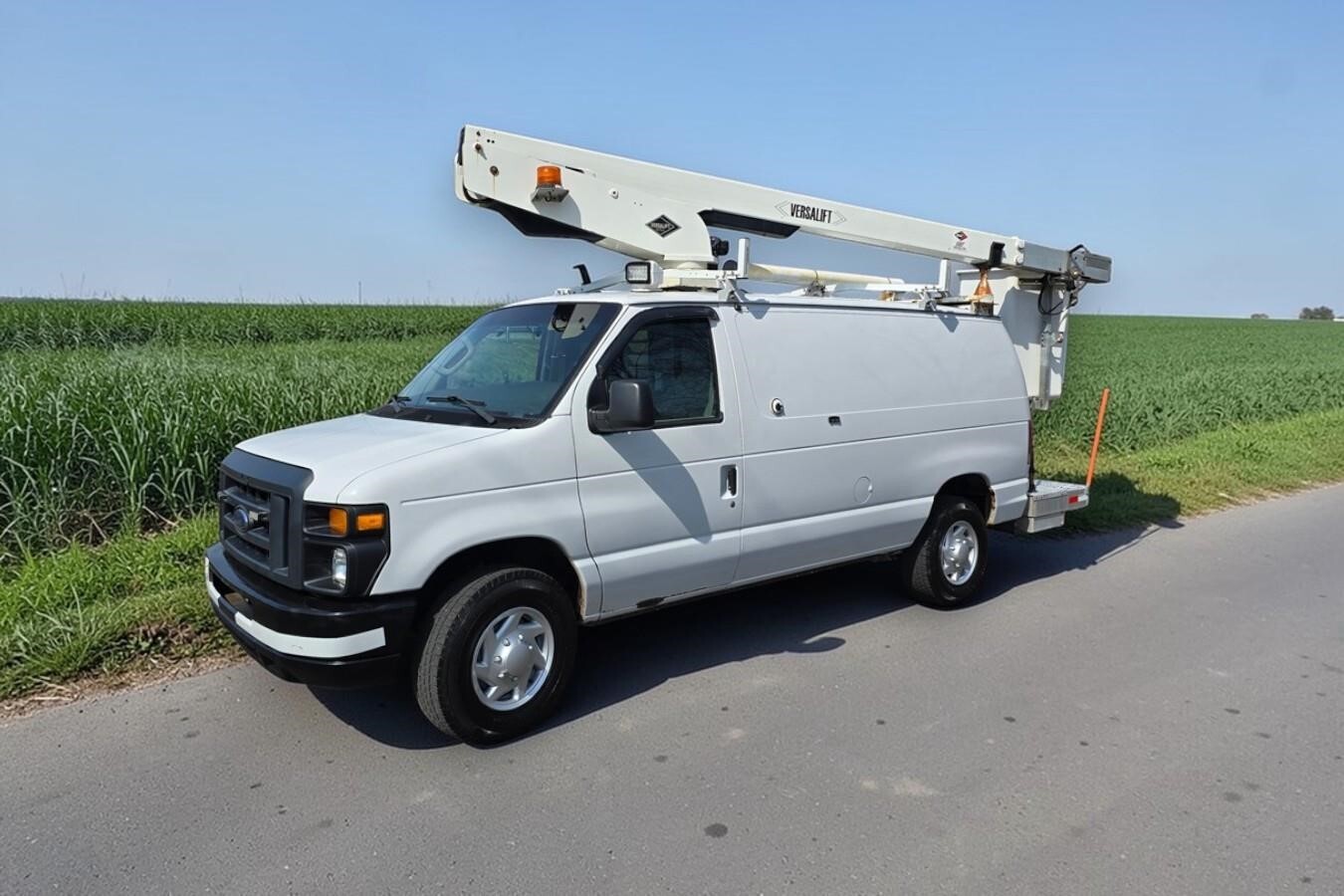 2013 VERSALIFT VAN TEL29N01 in Hatfield, PA