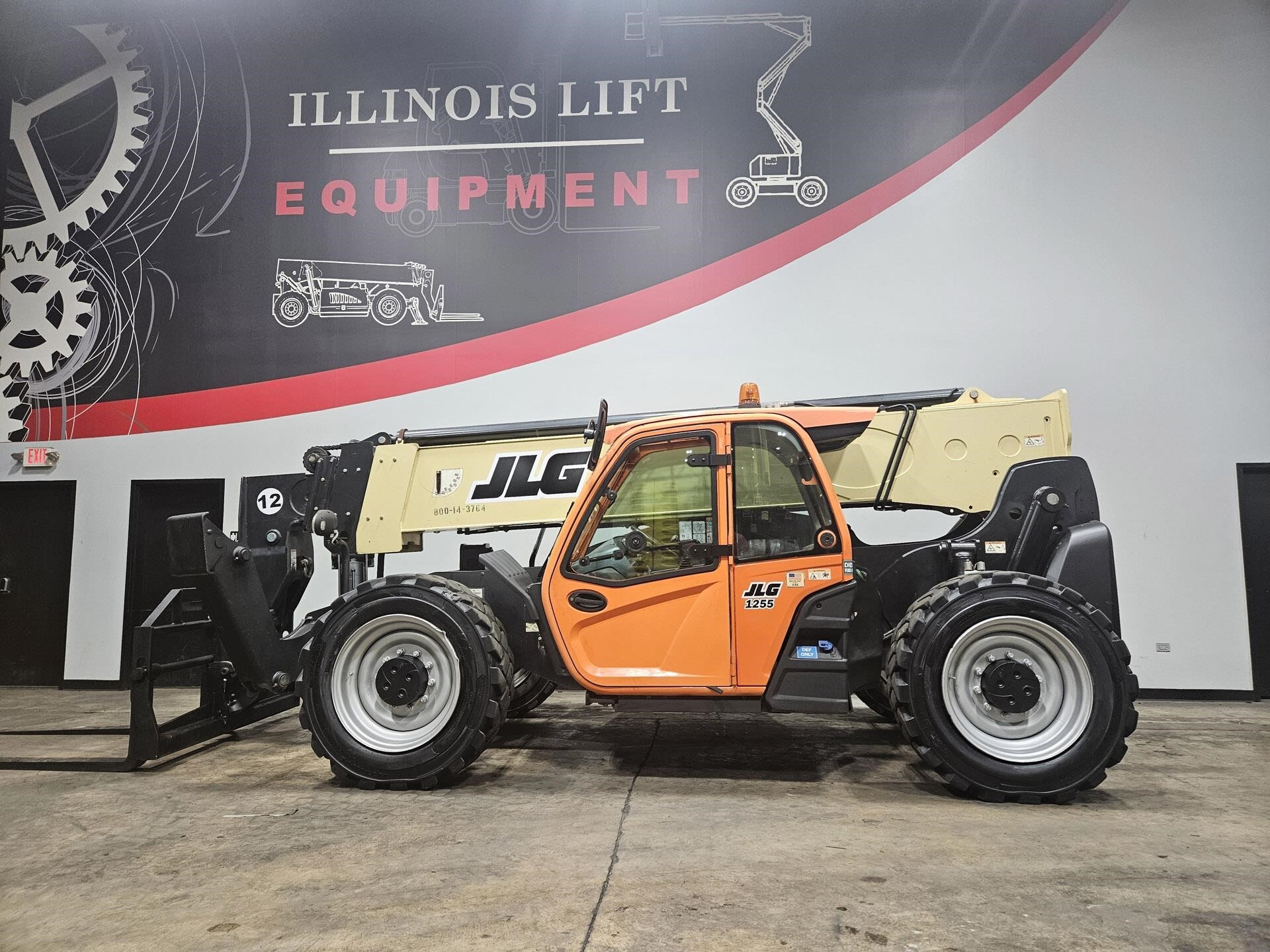 2017 JLG 1255 in Cary, IL
