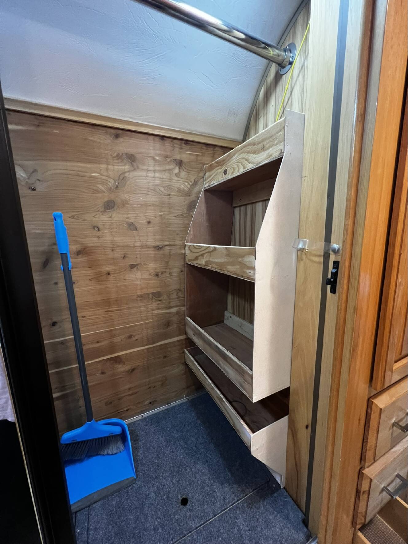 A photo of this 2004 Airstream CLASSIC 34