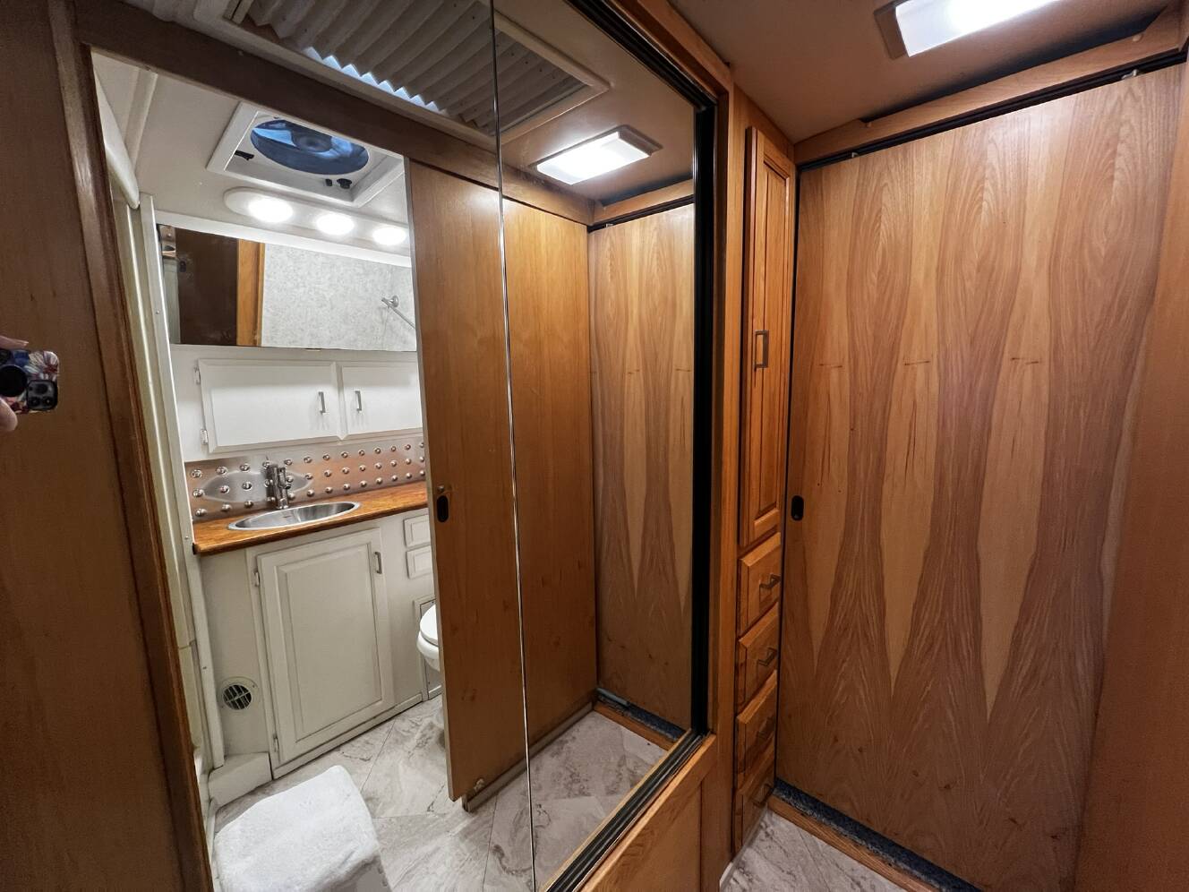 A photo of this 2004 Airstream CLASSIC 34