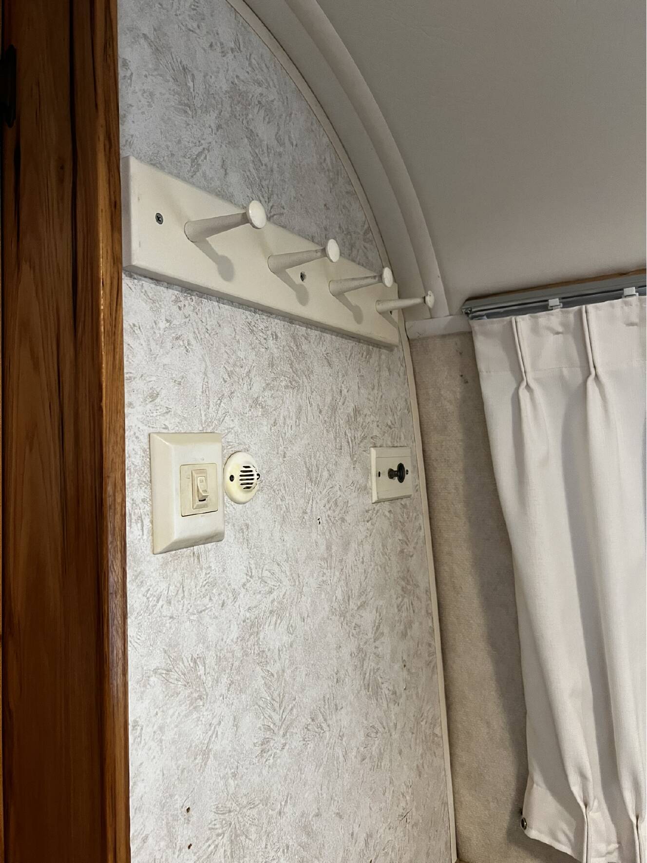 A photo of this 2004 Airstream CLASSIC 34