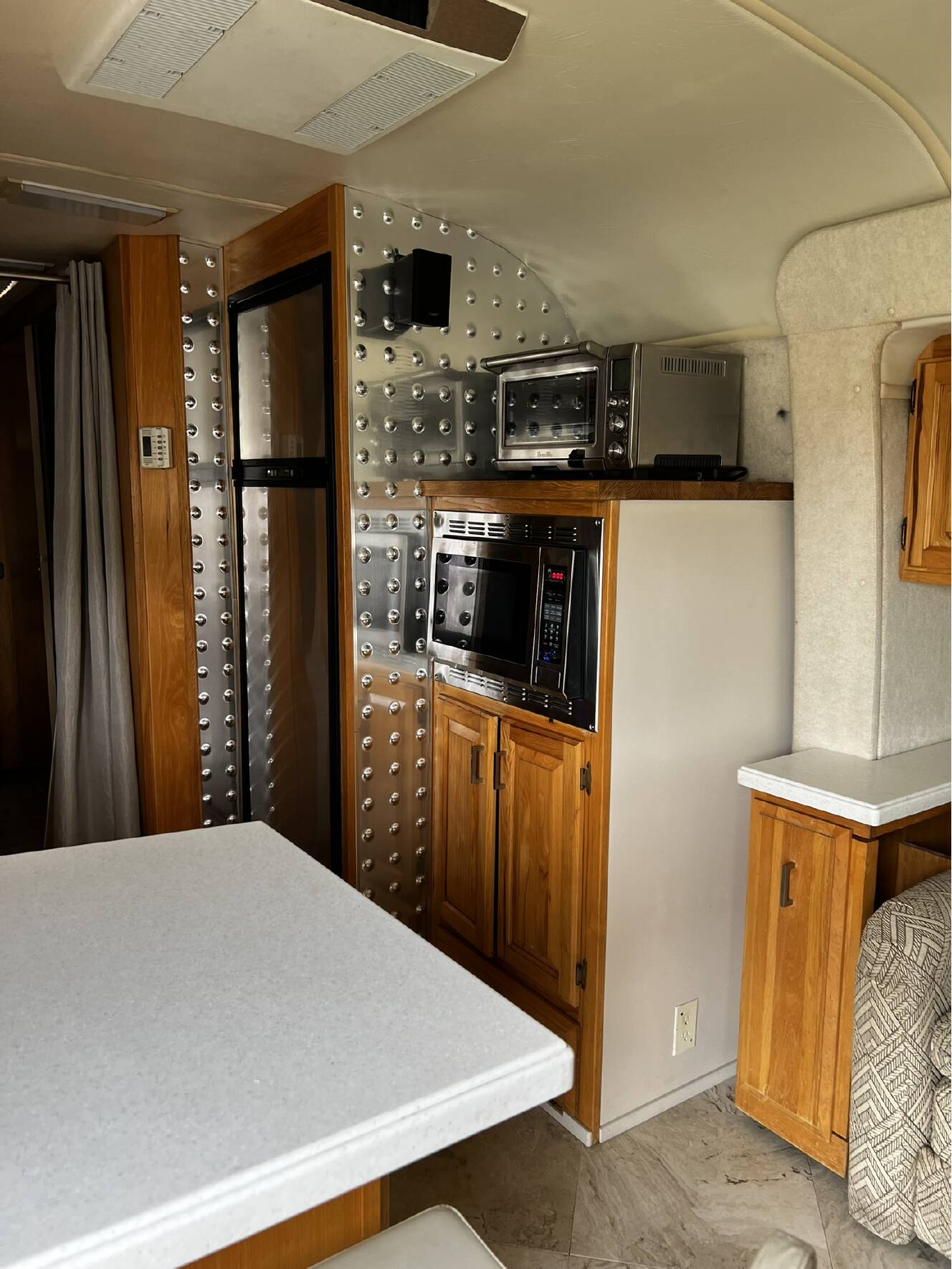 A photo of this 2004 Airstream CLASSIC 34