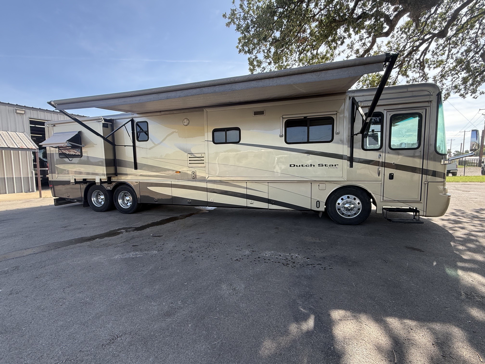 2005 Newmar DUTCH STAR 4320 in burleson TX