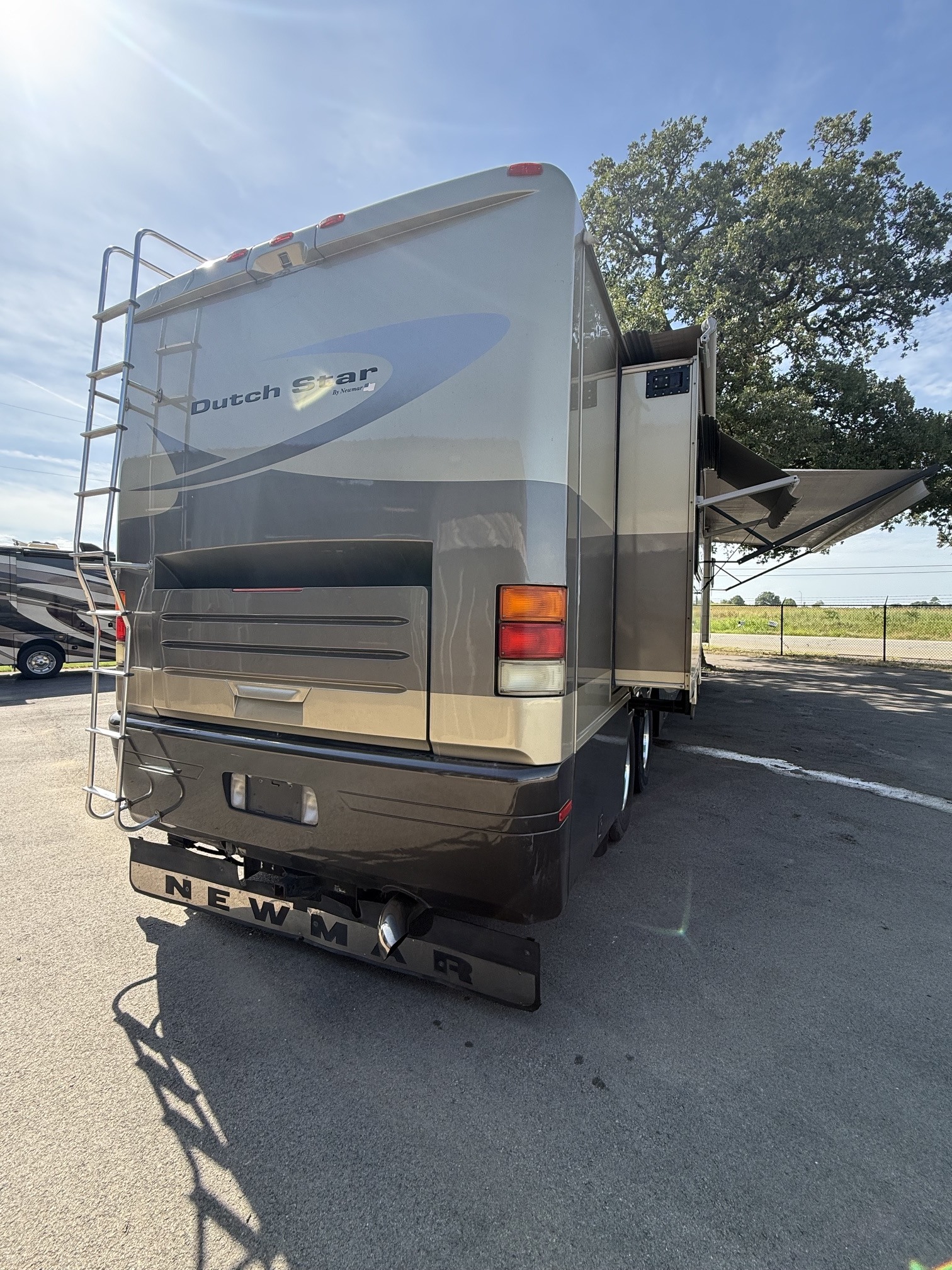 2005 Newmar DUTCH STAR 4320 in burleson TX