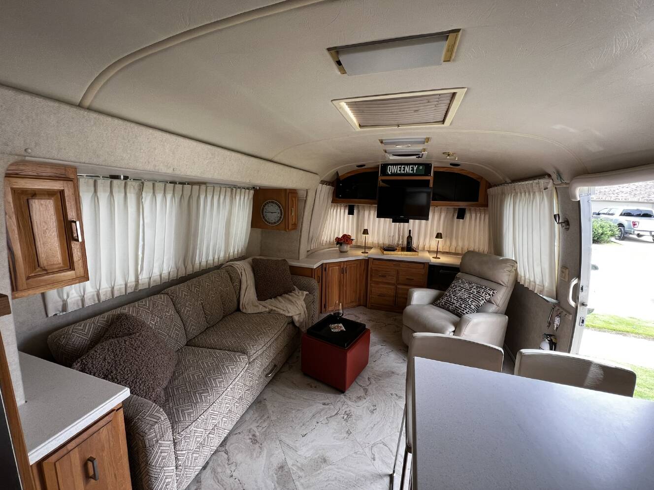 A photo of this 2004 Airstream CLASSIC 34