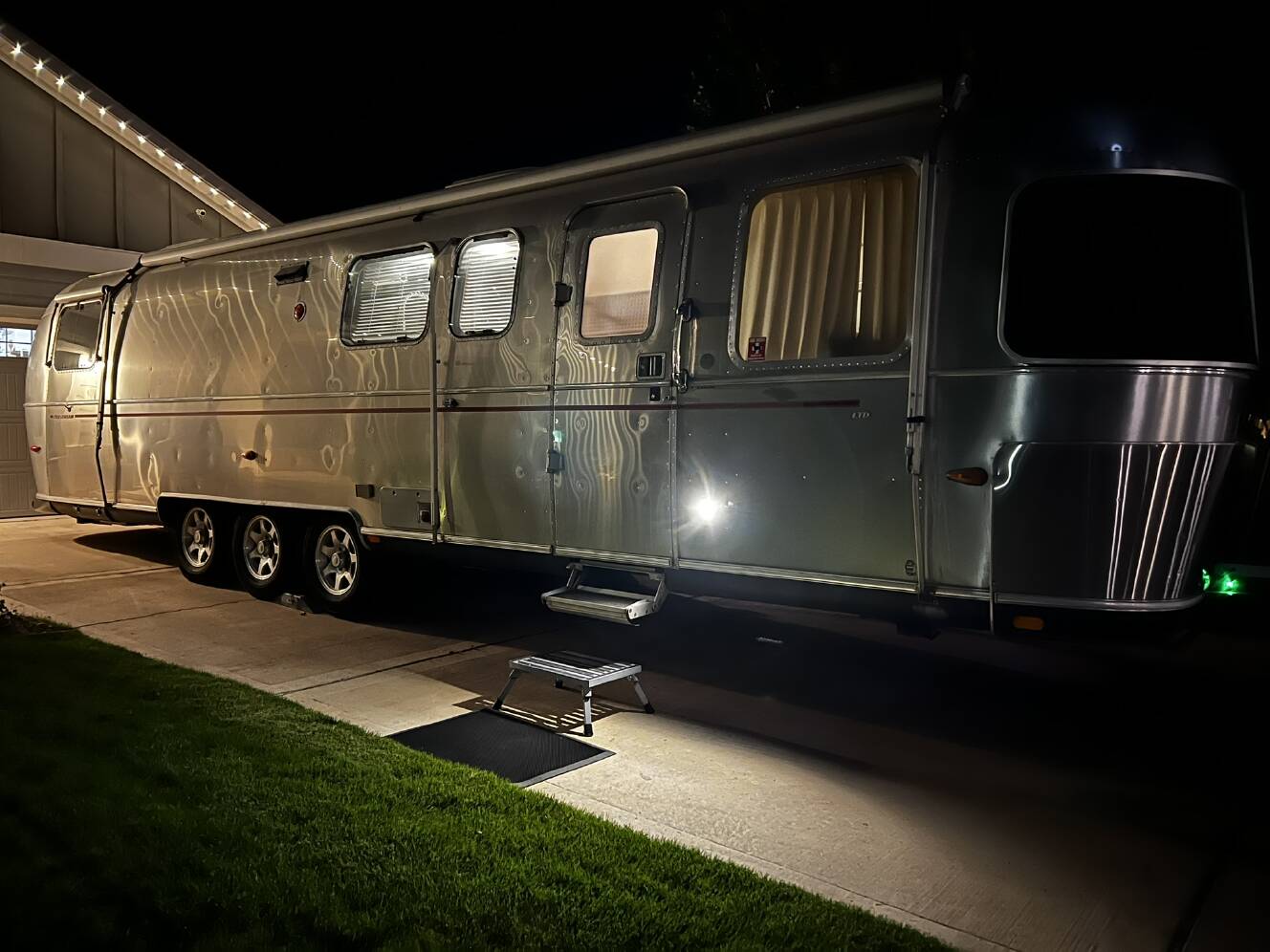 A photo of this 2004 Airstream CLASSIC 34