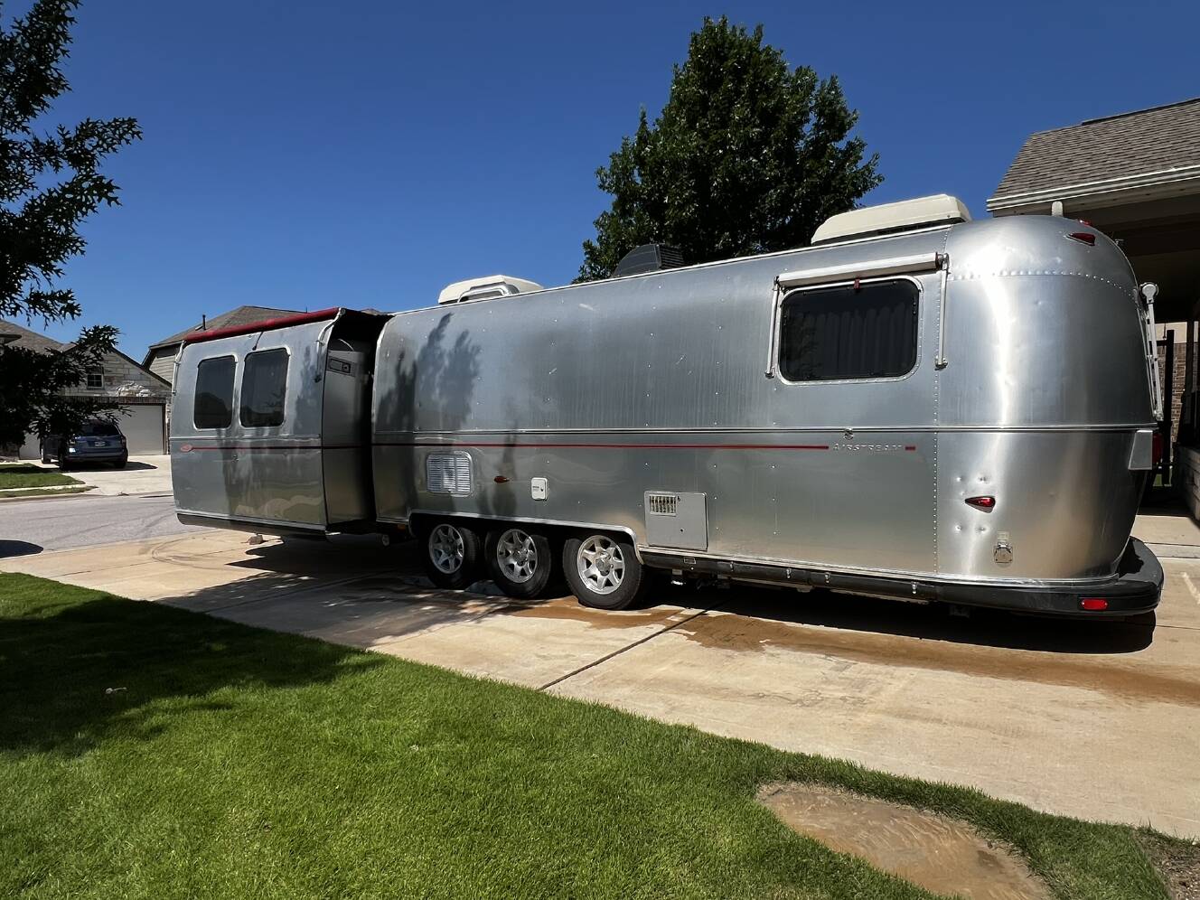 A photo of this 2004 Airstream CLASSIC 34